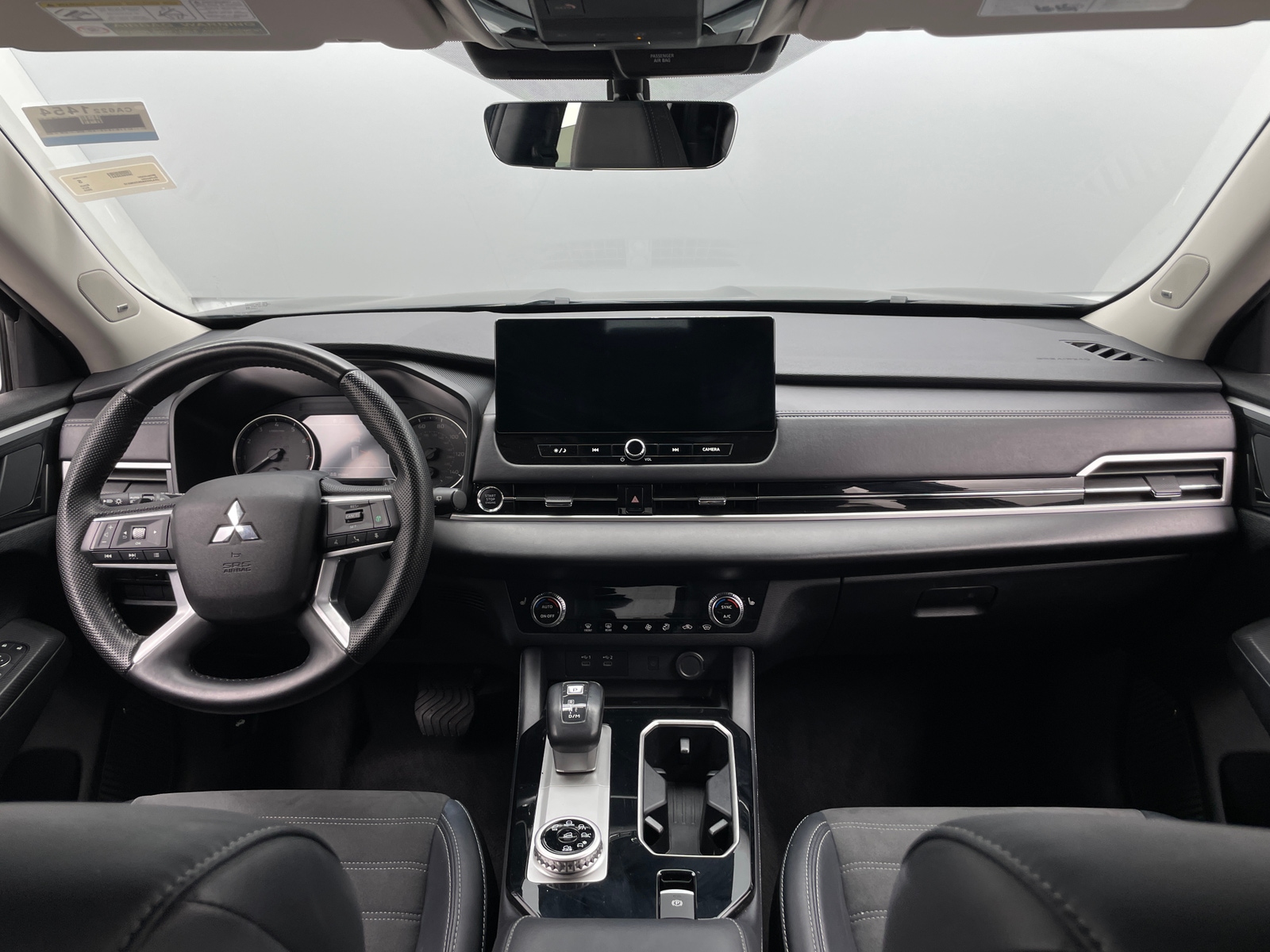 Thumbnail: 2025 Mitsubishi Outlander - 3
