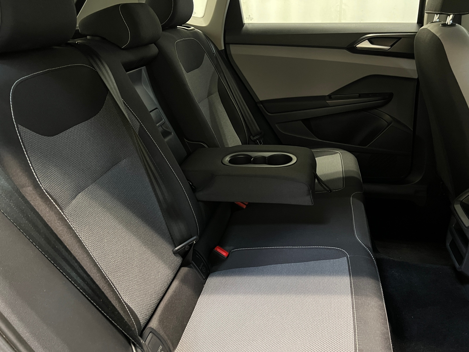 Thumbnail: 2023 Volkswagen Taos - 6