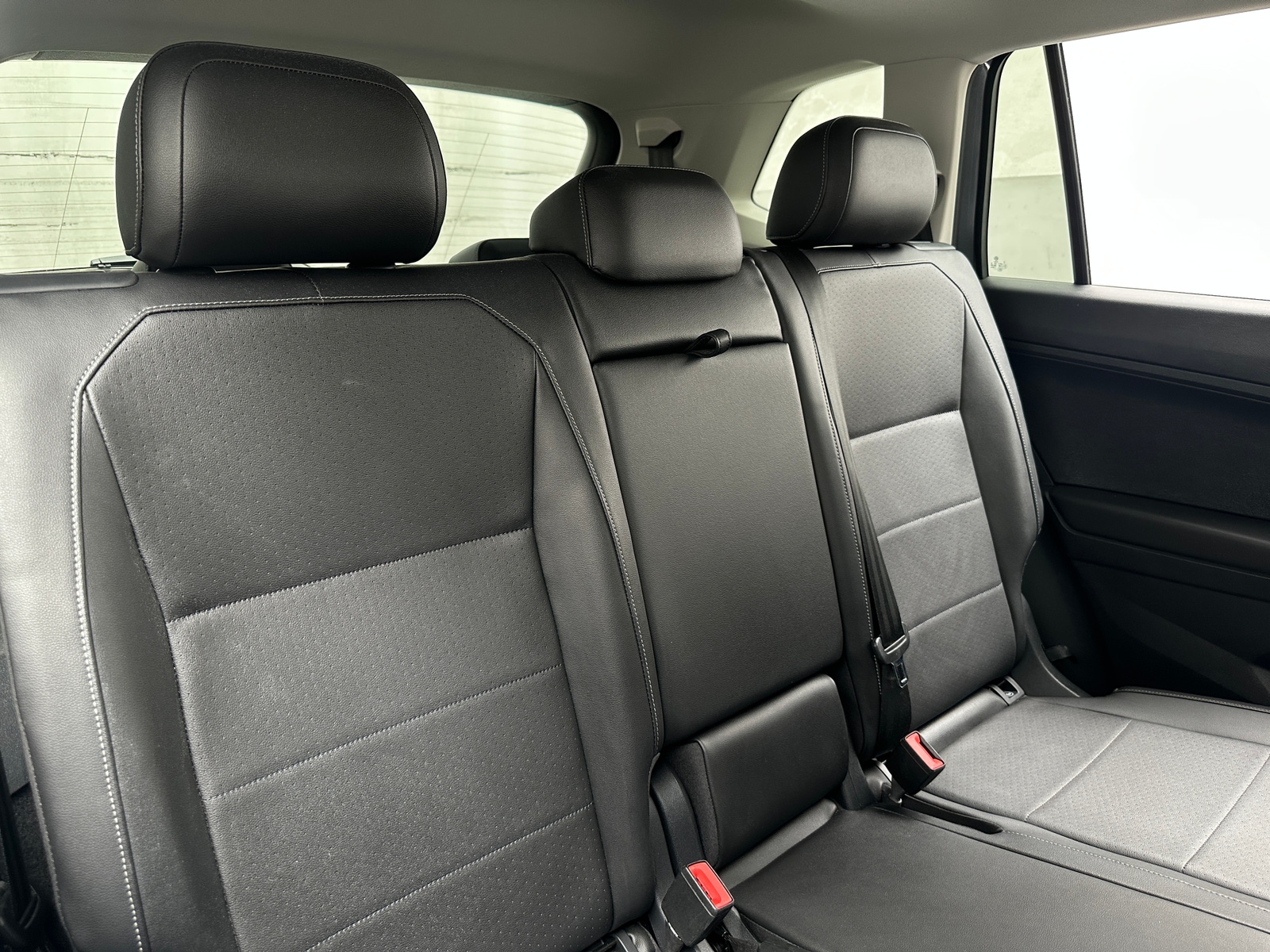 Thumbnail: 2018 Volkswagen Tiguan - 6
