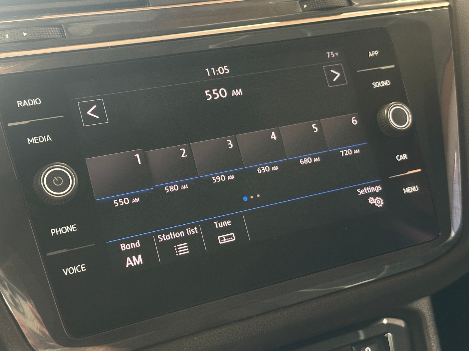 Thumbnail: 2018 Volkswagen Tiguan - 4