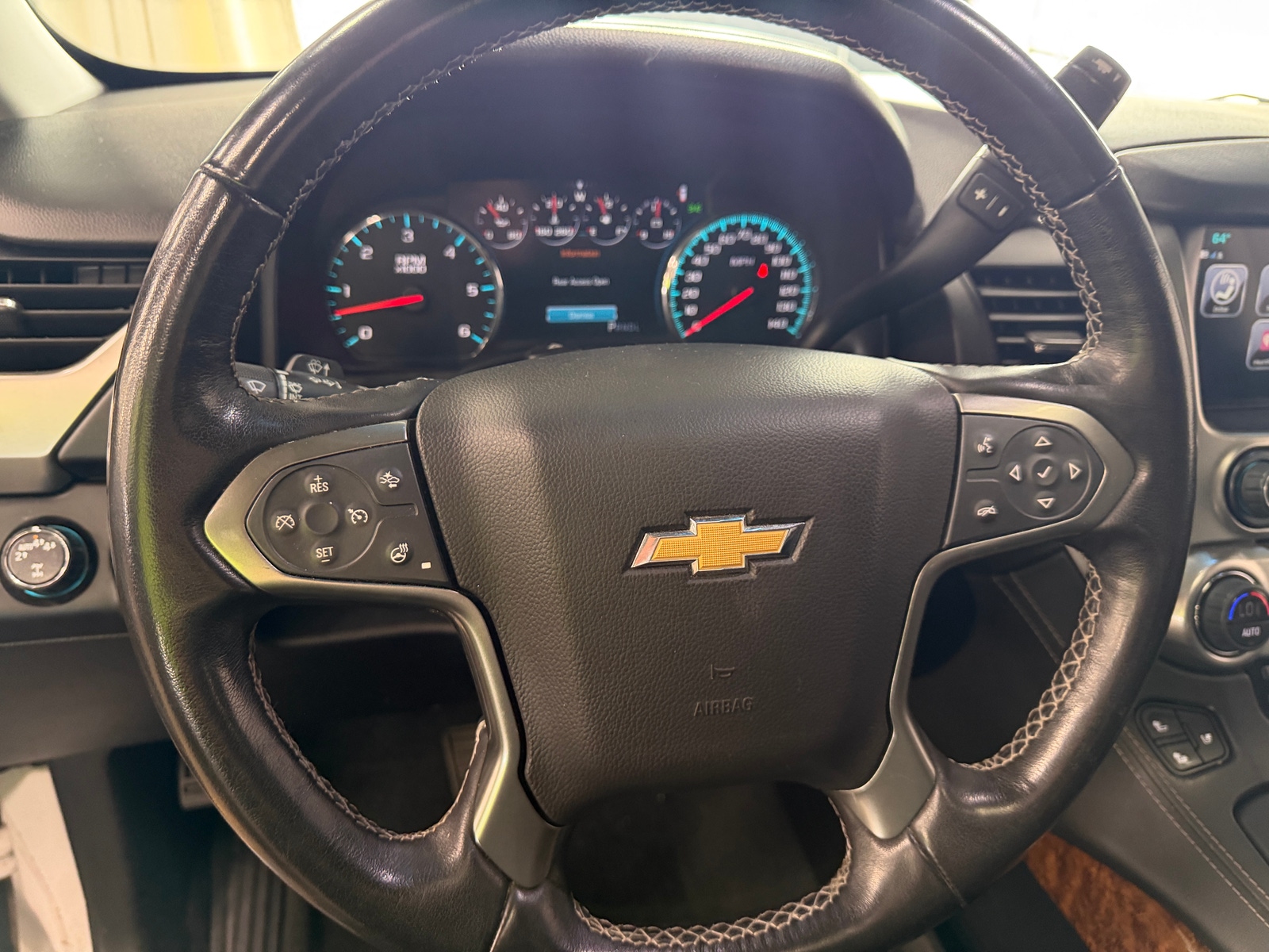 Thumbnail: 2019 Chevrolet Suburban - 4