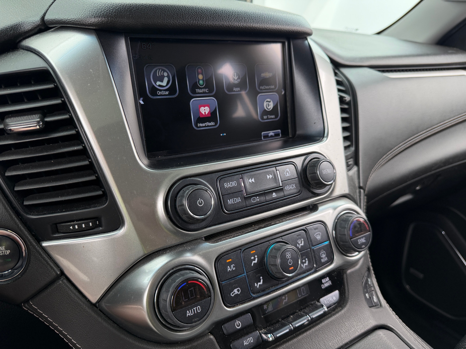 Thumbnail: 2019 Chevrolet Suburban - 3