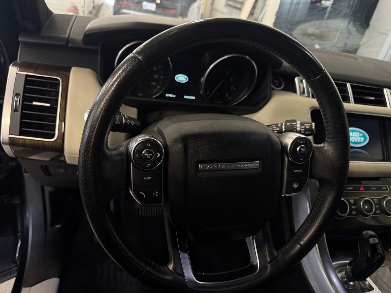 Thumbnail: 2016 Land Rover Range Rover Sport - 4