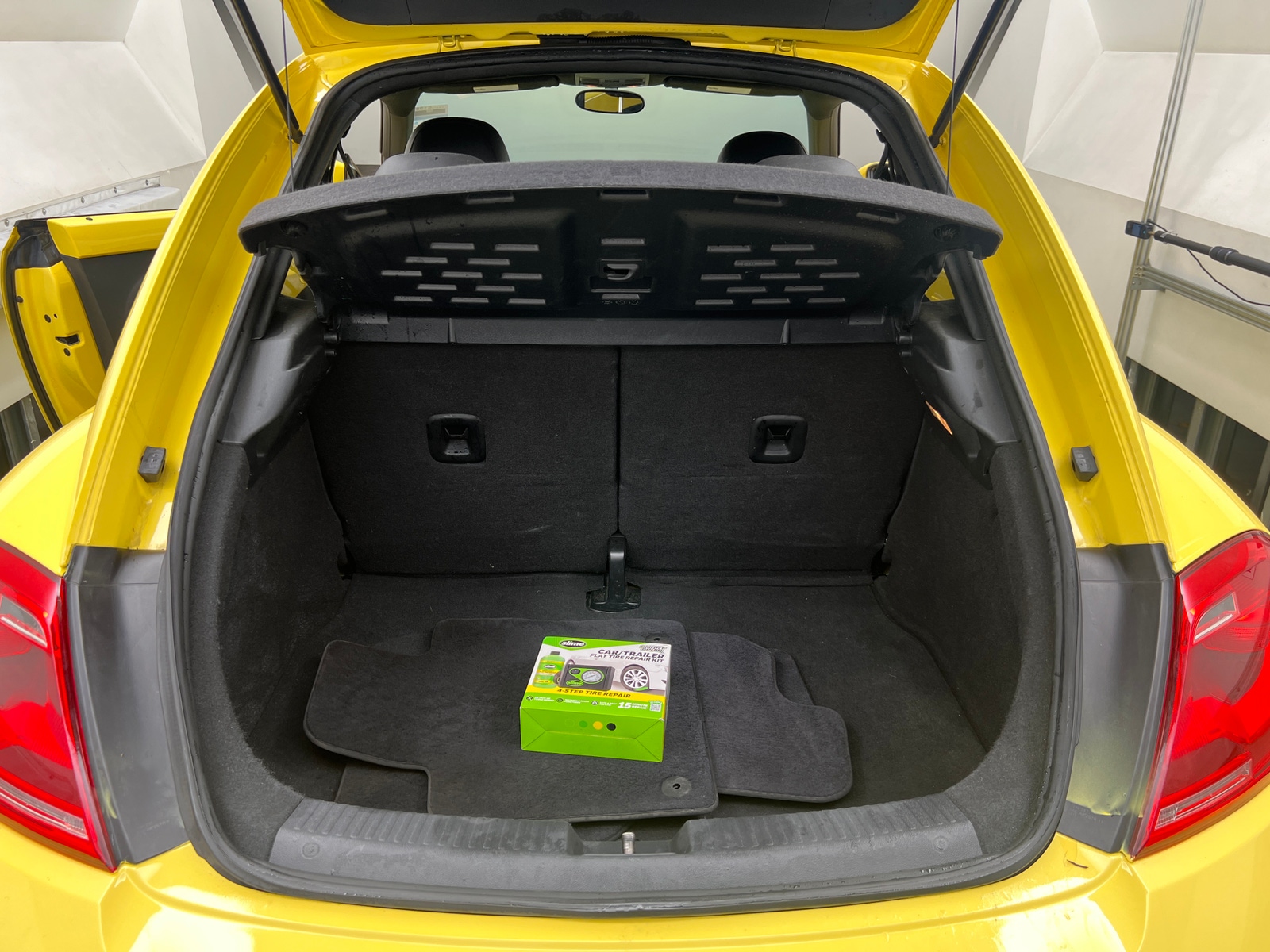 Thumbnail: 2013 Volkswagen Beetle - 6