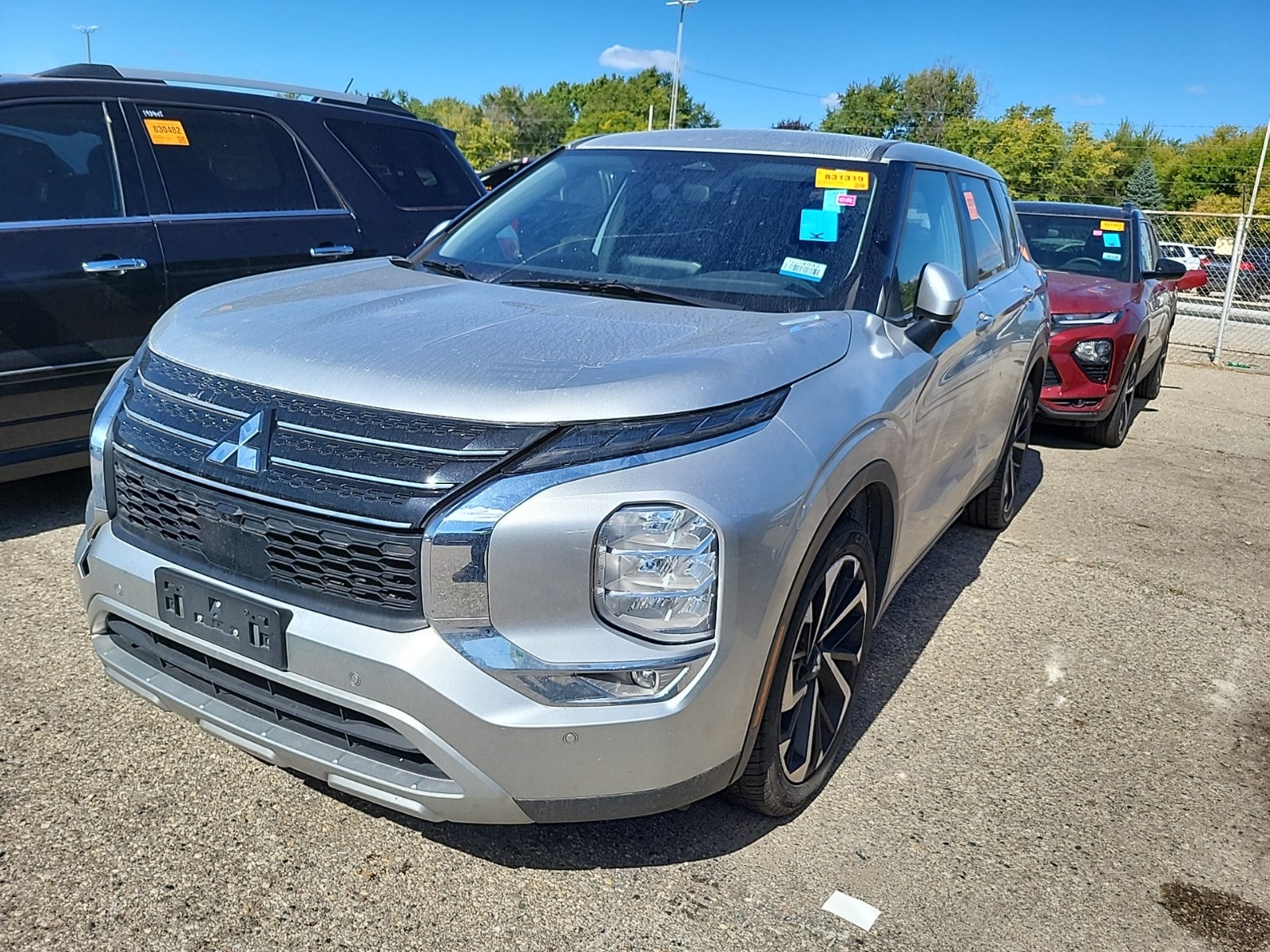 2023 Mitsubishi Outlander SE