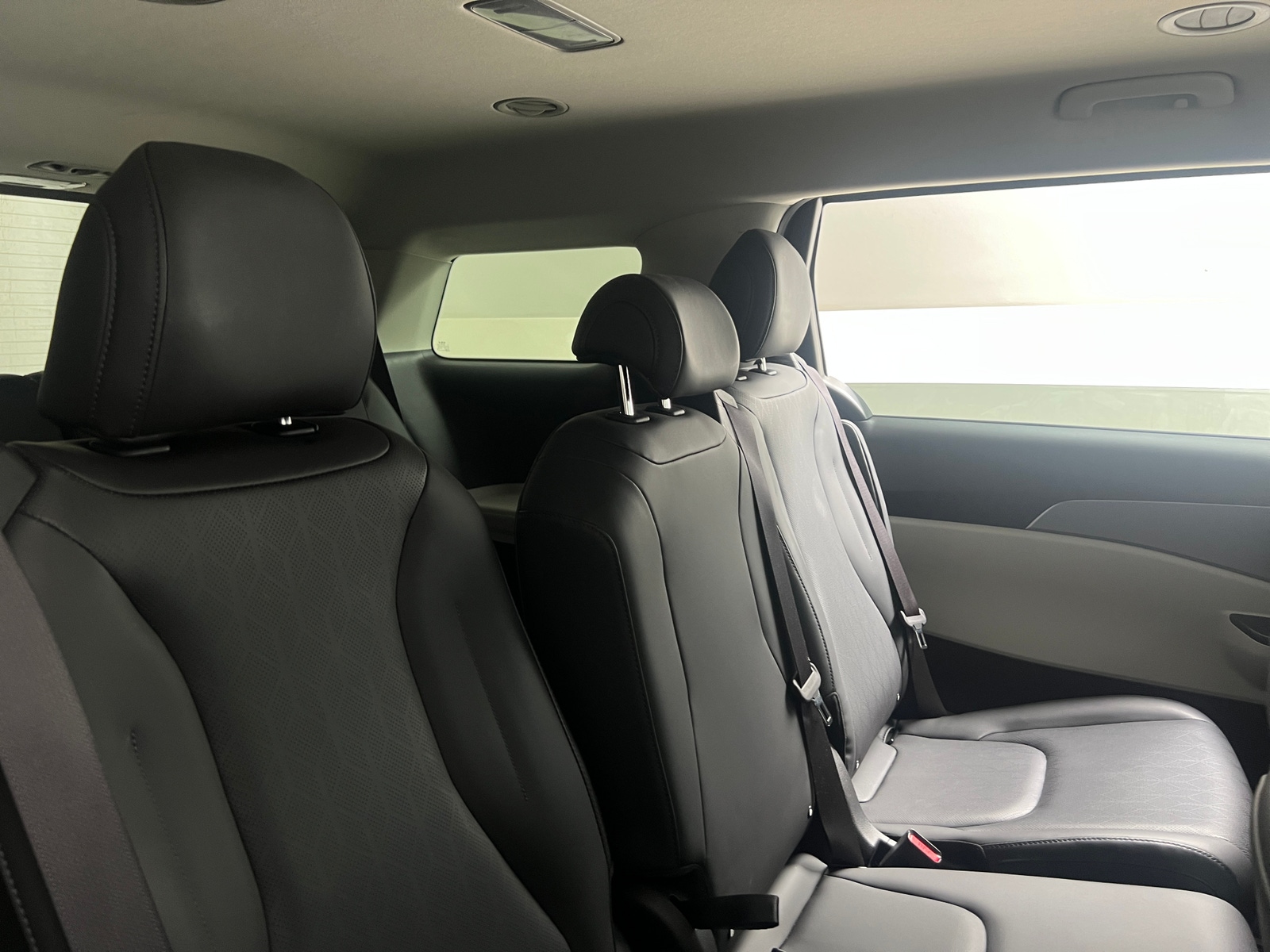 Thumbnail: 2023 Kia Carnival - 5