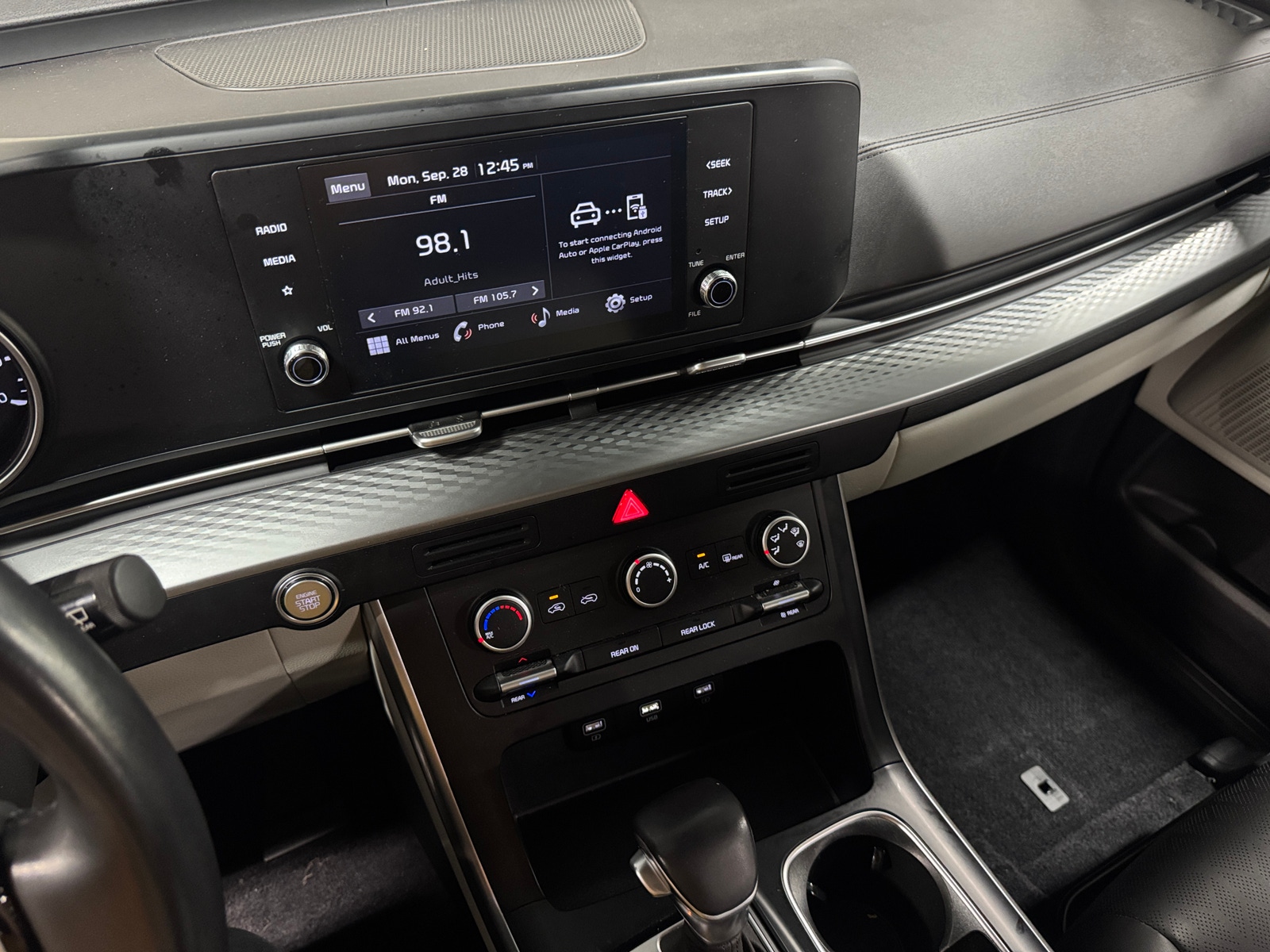 Thumbnail: 2023 Kia Carnival - 3