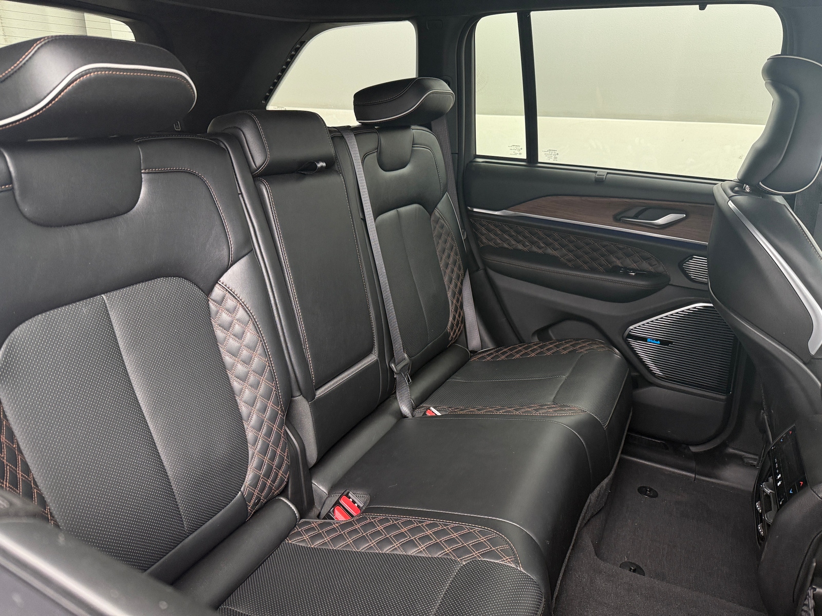 Thumbnail: 2024 Jeep Grand Cherokee - 5