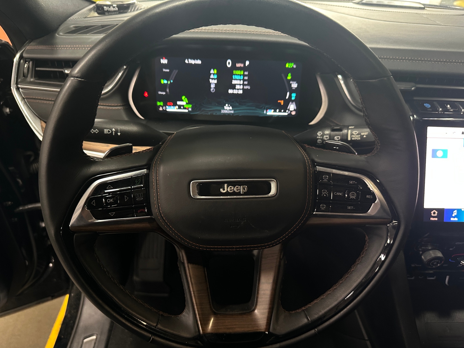 Thumbnail: 2024 Jeep Grand Cherokee - 4