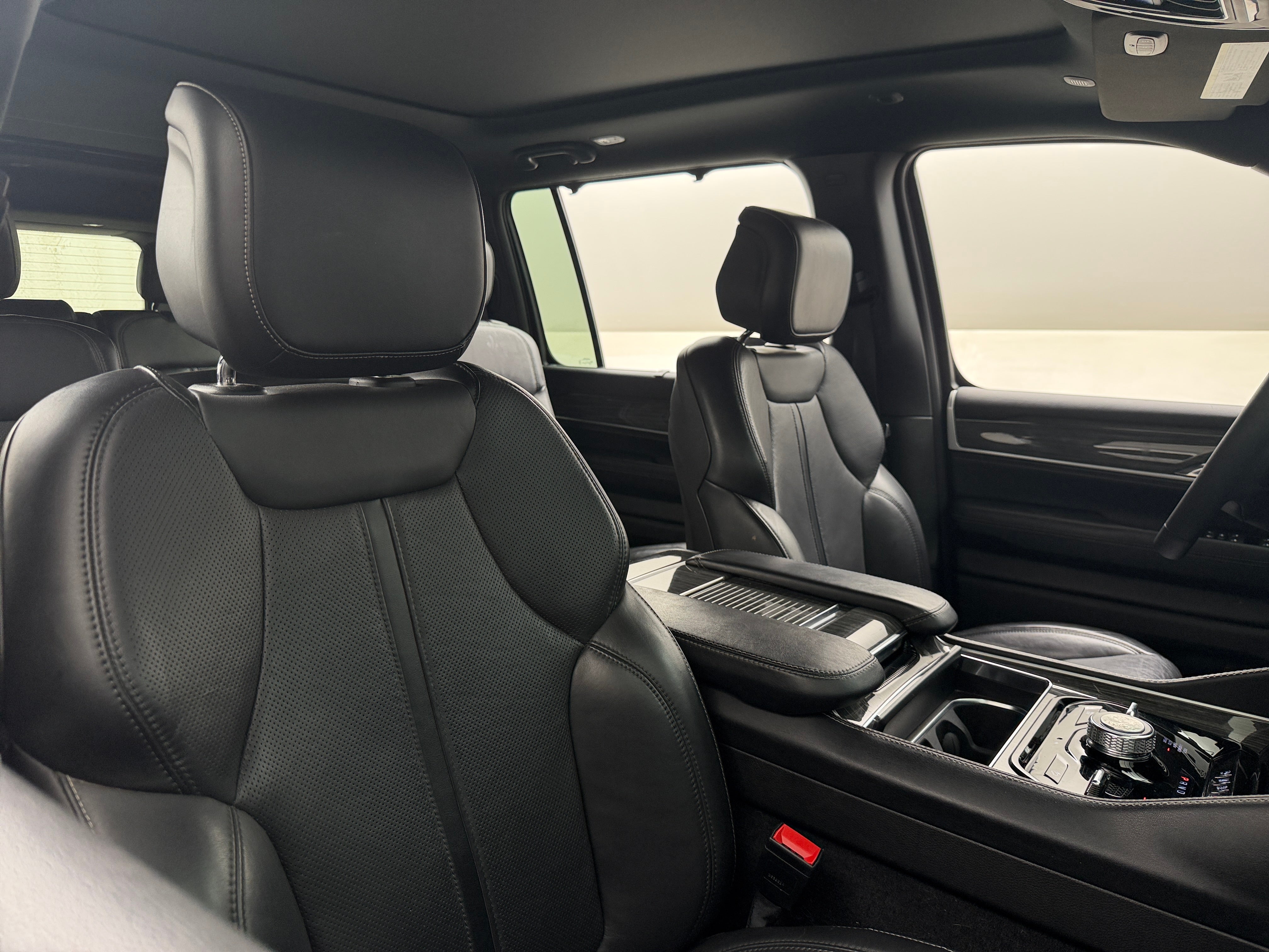 2022 Jeep Wagoneer