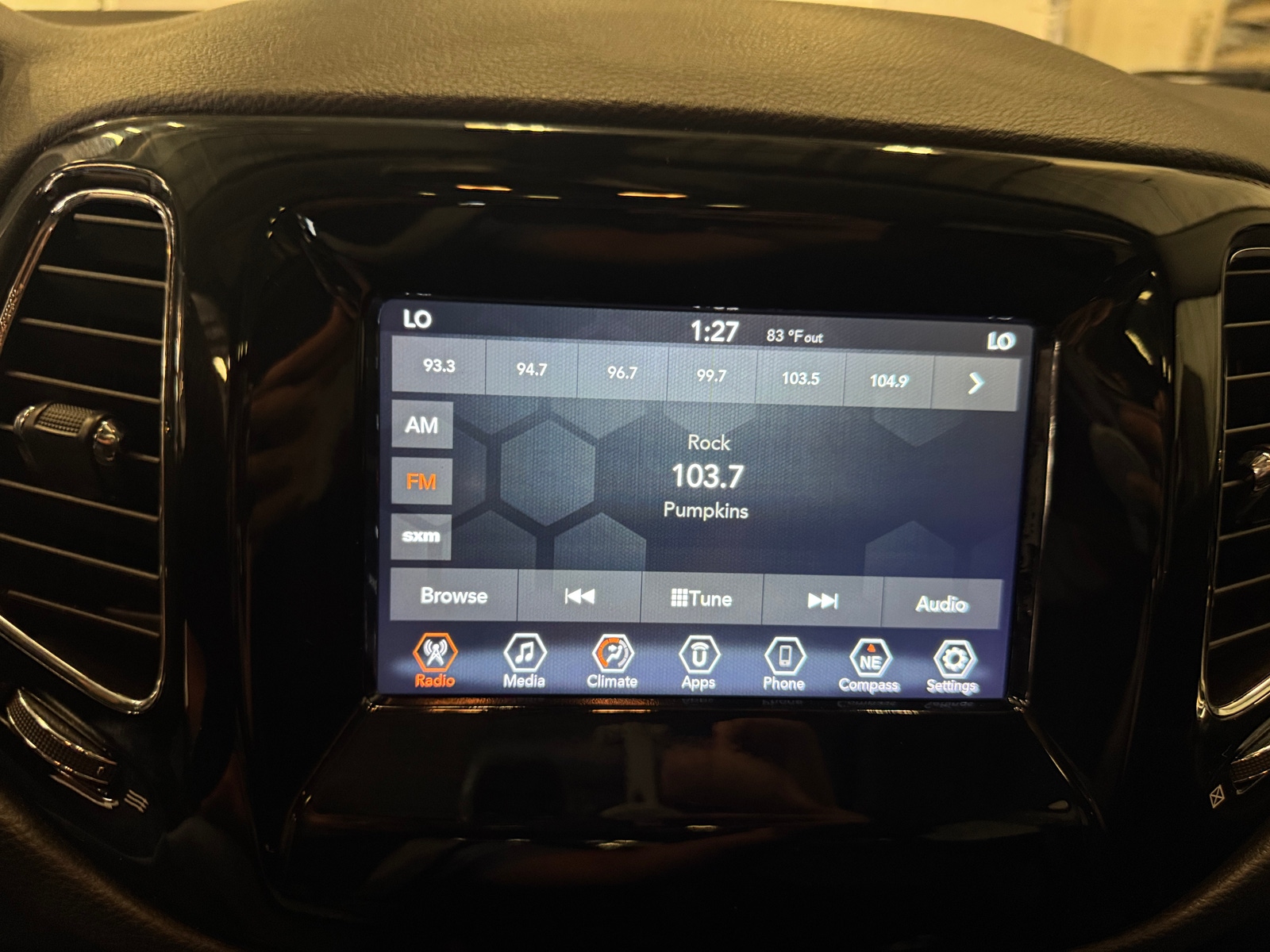 Thumbnail: 2021 Jeep Compass - 4
