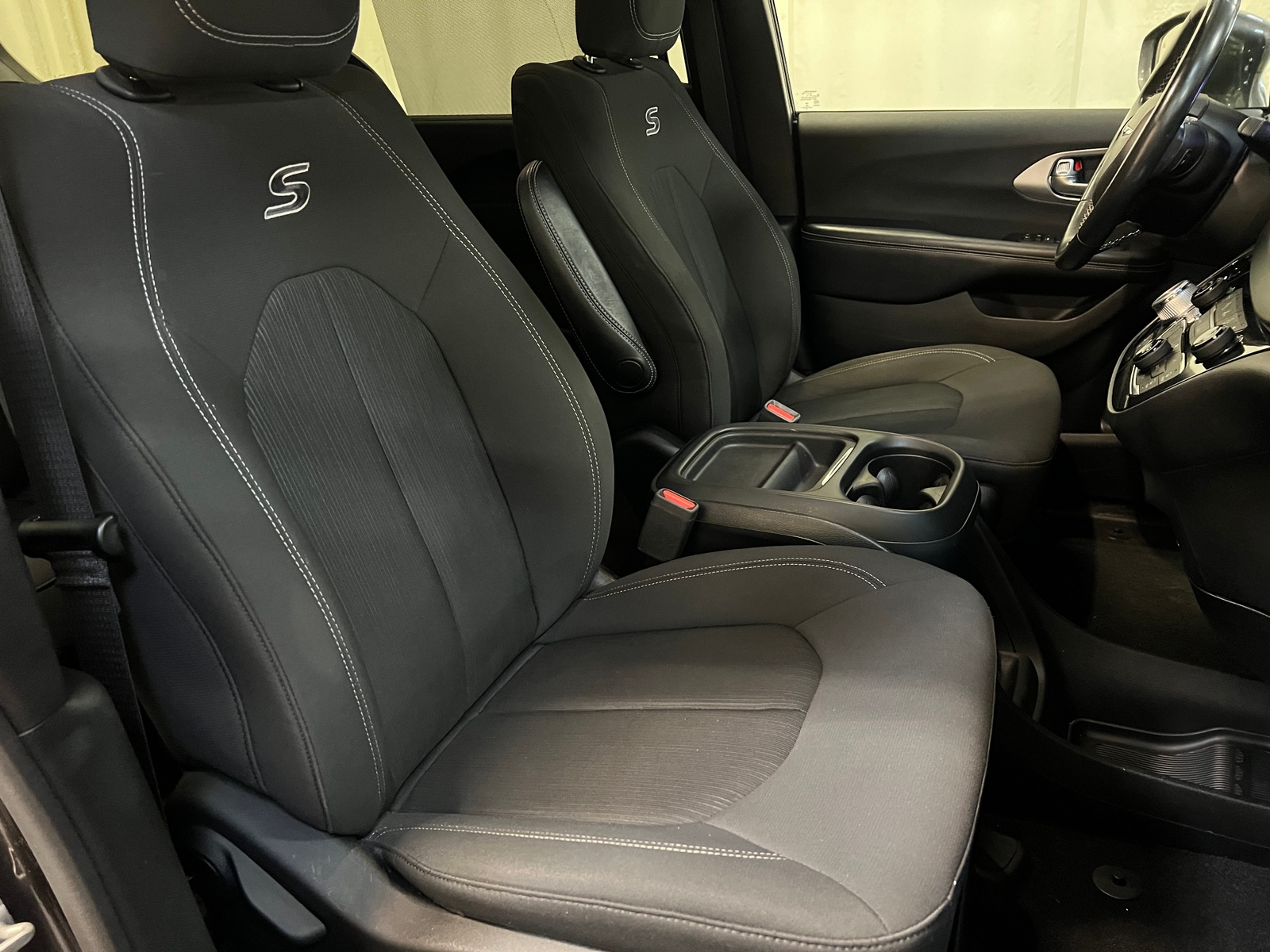 Thumbnail: 2019 Chrysler Pacifica - 2
