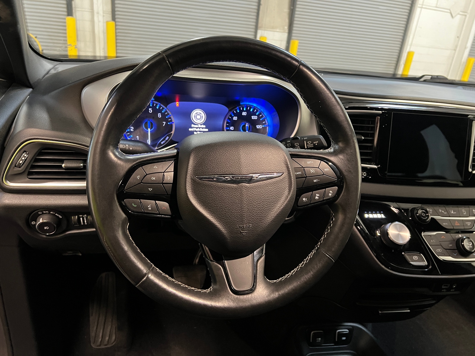 Thumbnail: 2019 Chrysler Pacifica - 5