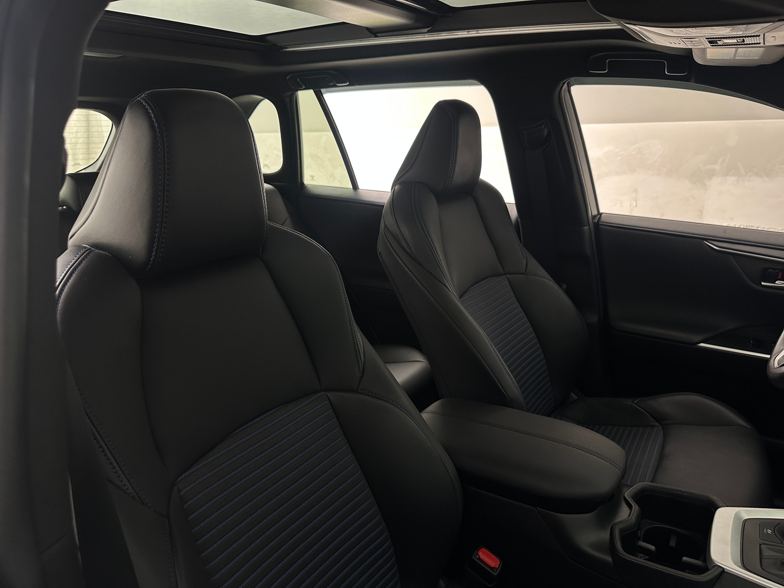 Thumbnail: 2022 Toyota RAV4 - 2