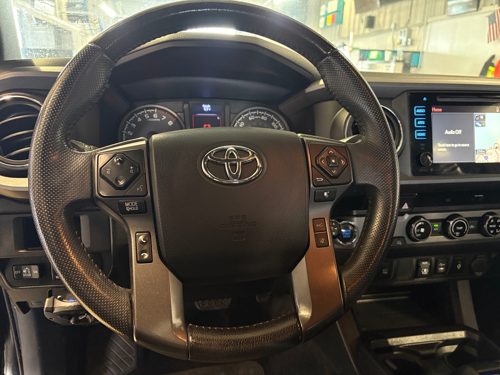 Thumbnail: 2018 Toyota Tacoma - 5