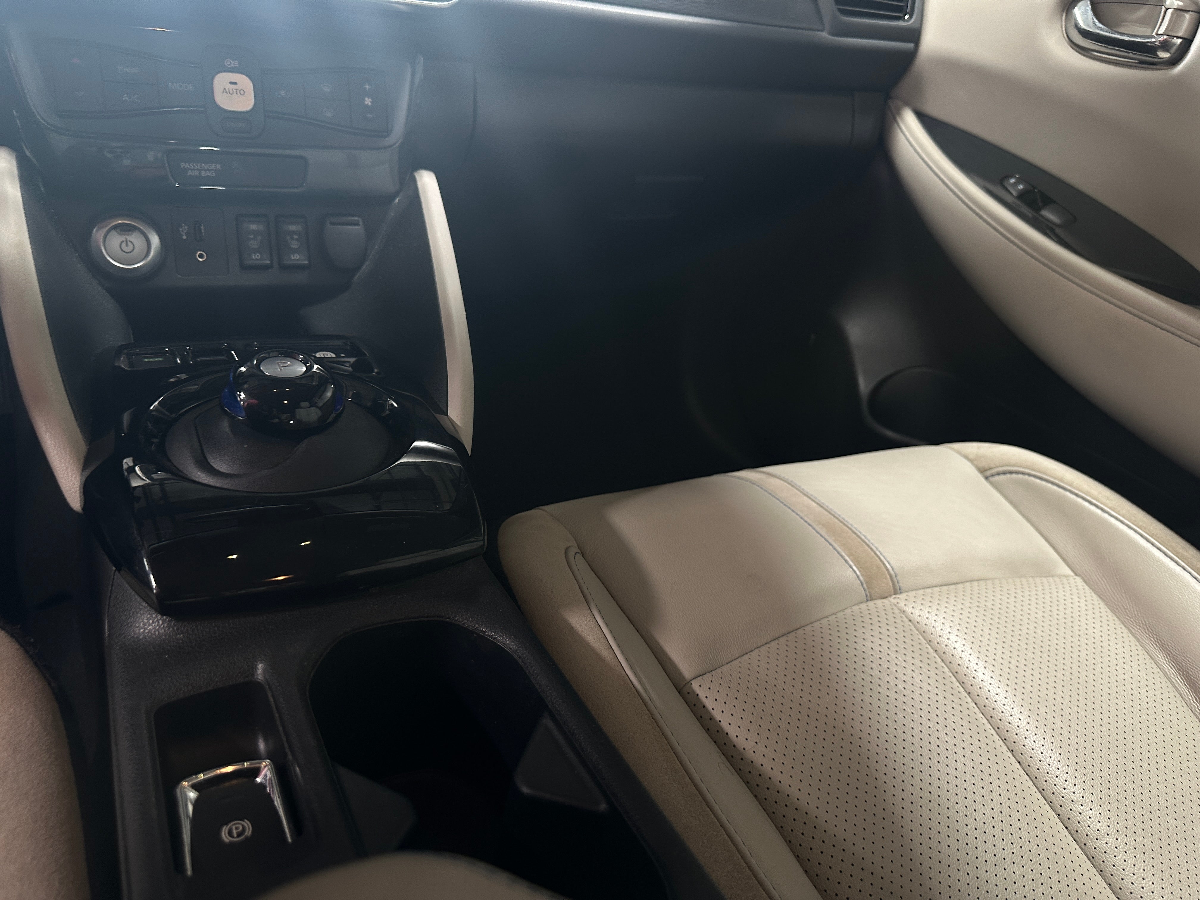 Used 2018 Nissan LEAF SL with VIN 1N4AZ1CP7JC311763 for sale in Oak Creek, WI