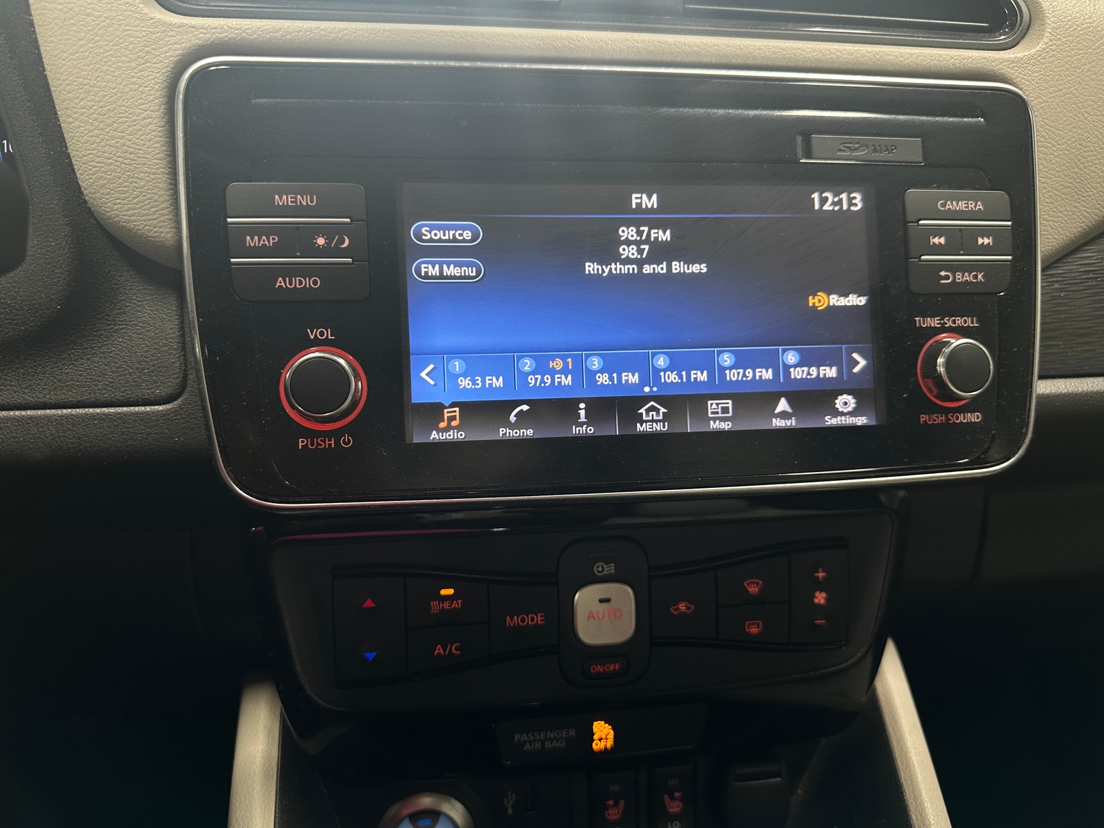 Thumbnail: 2018 Nissan Leaf - 3