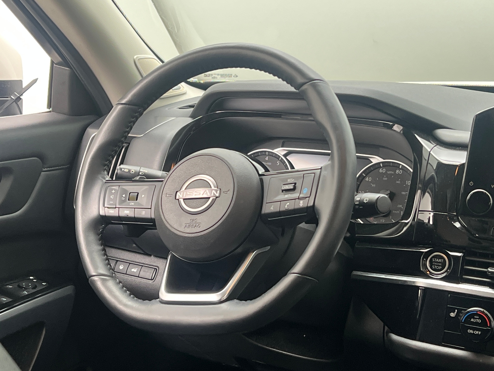 Thumbnail: 2024 Nissan Pathfinder - 4