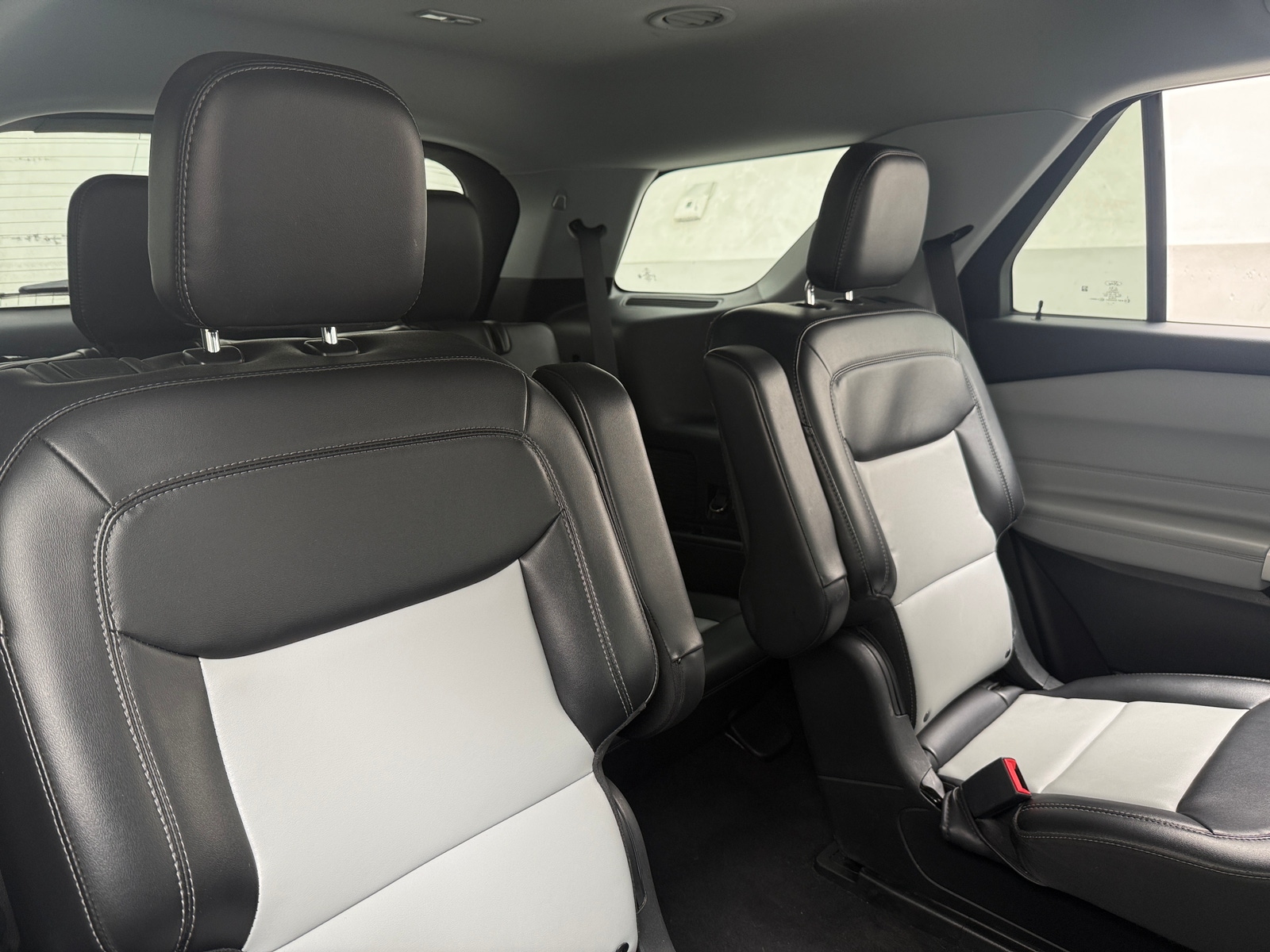 Thumbnail: 2022 Ford Explorer - 5