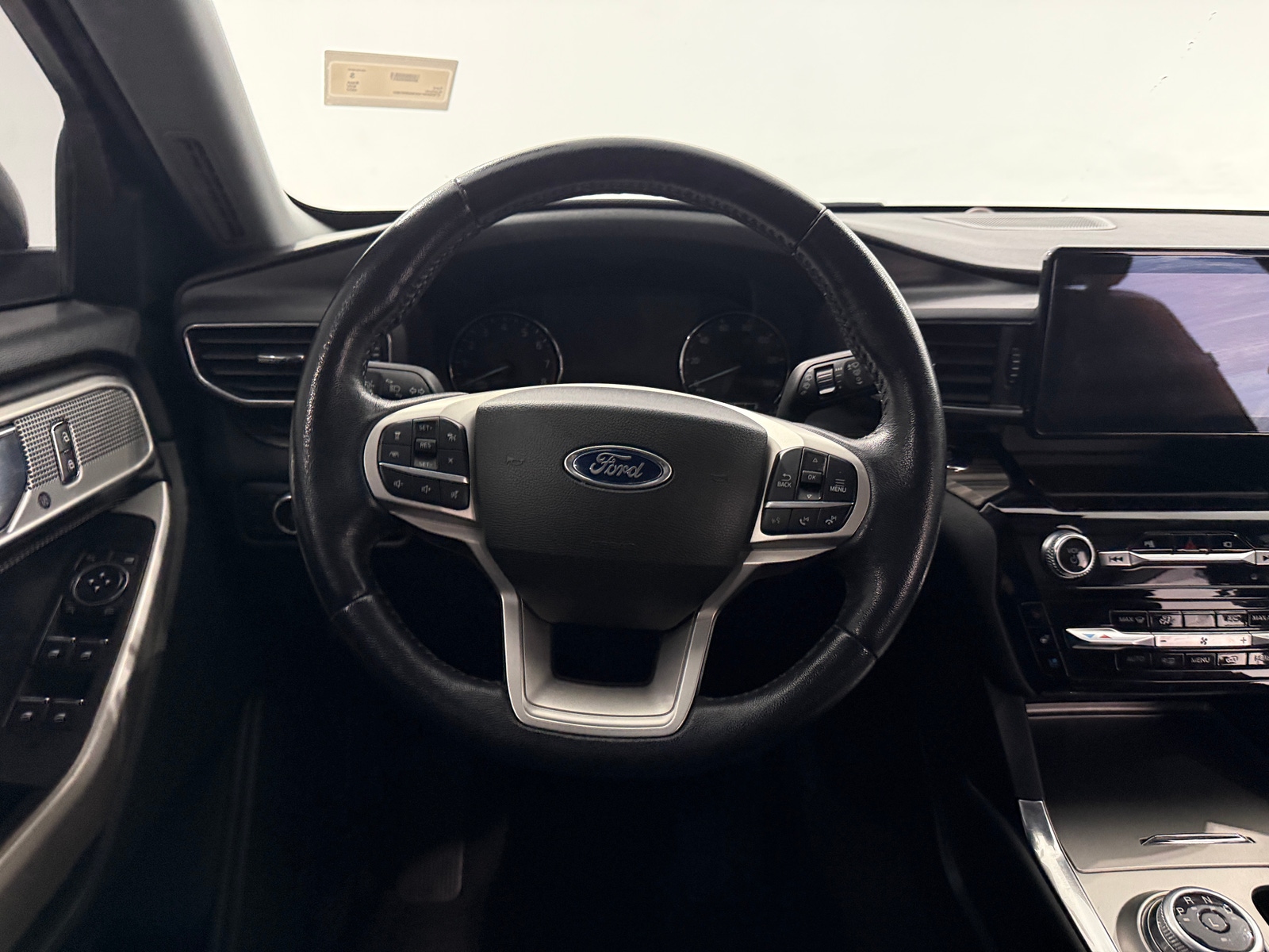 Thumbnail: 2022 Ford Explorer - 4