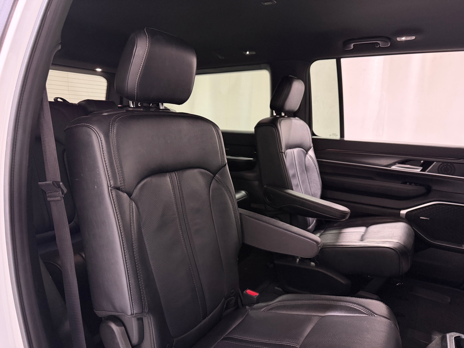 Thumbnail: 2024 Jeep Wagoneer - 5