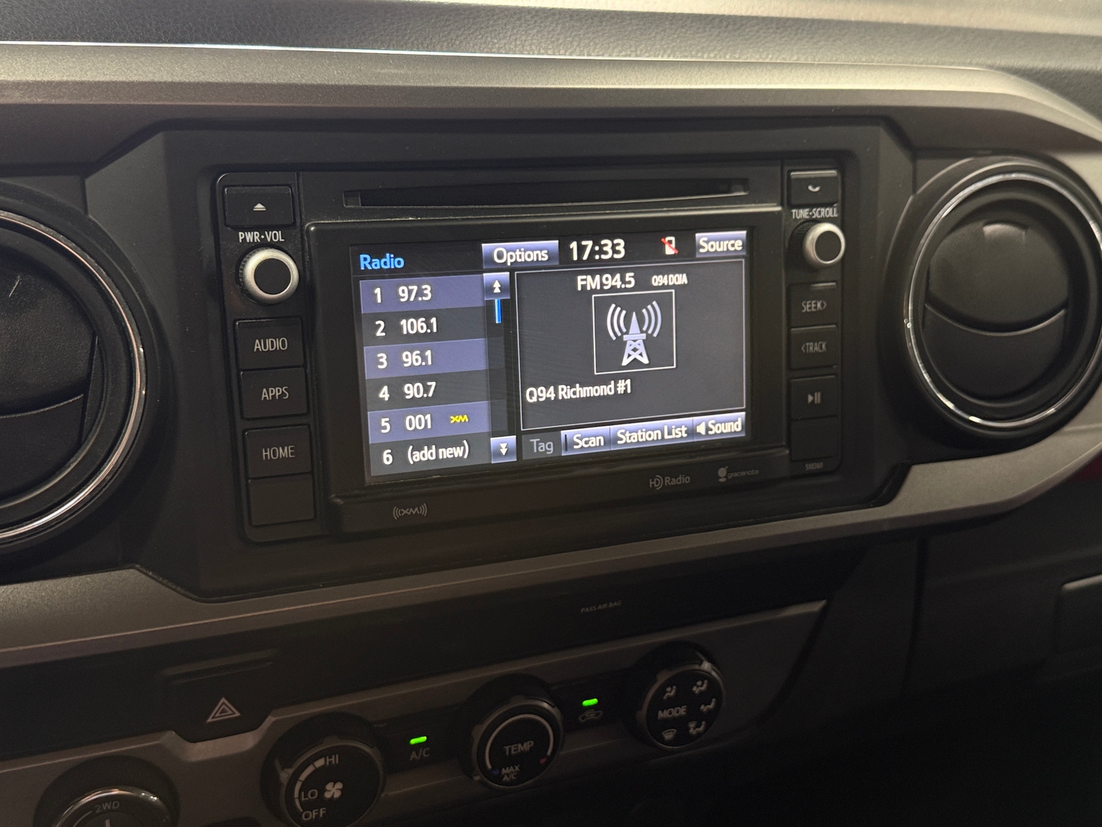 Thumbnail: 2019 Toyota Tacoma - 4