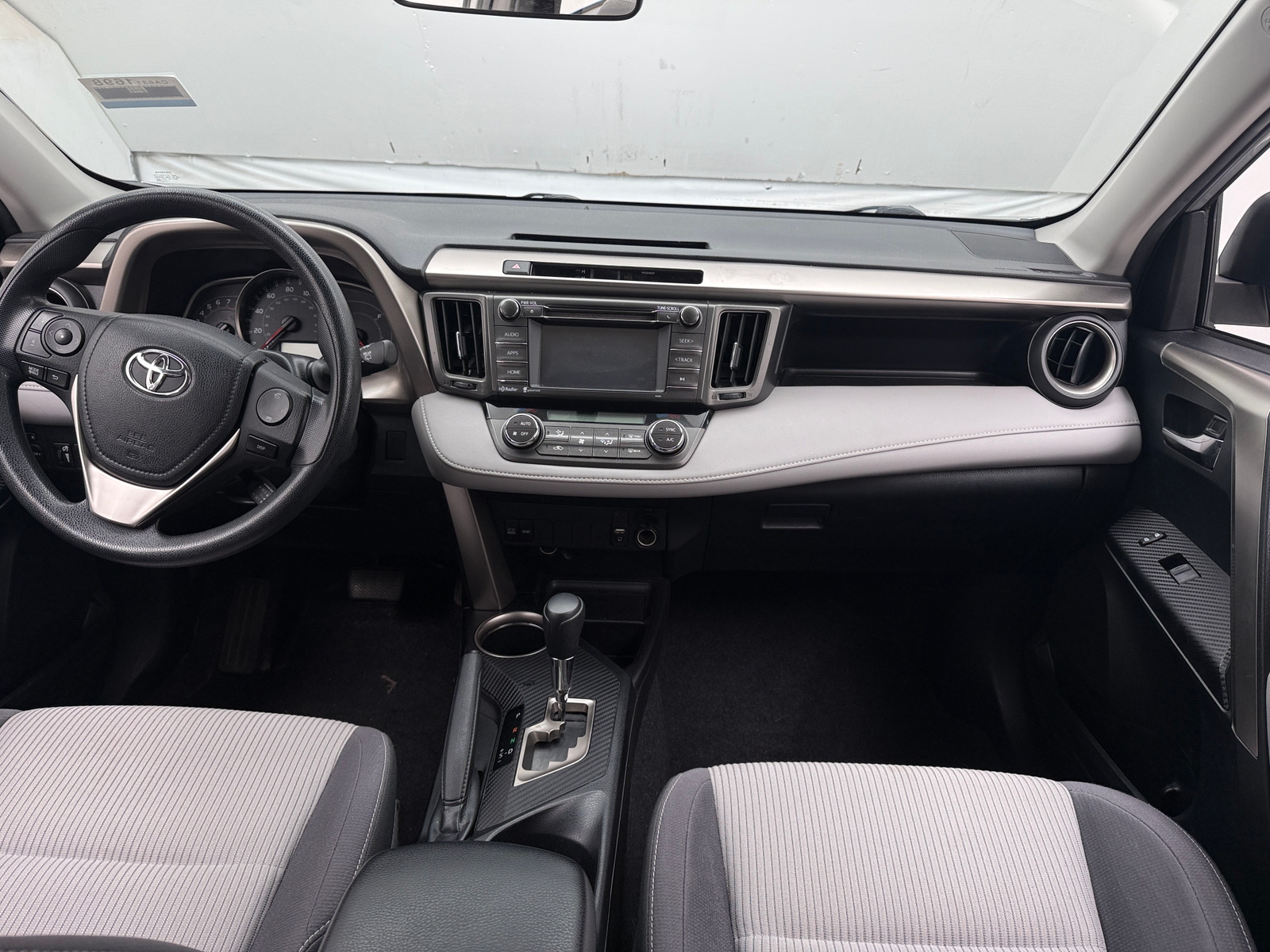 Thumbnail: 2015 Toyota RAV4 - 3