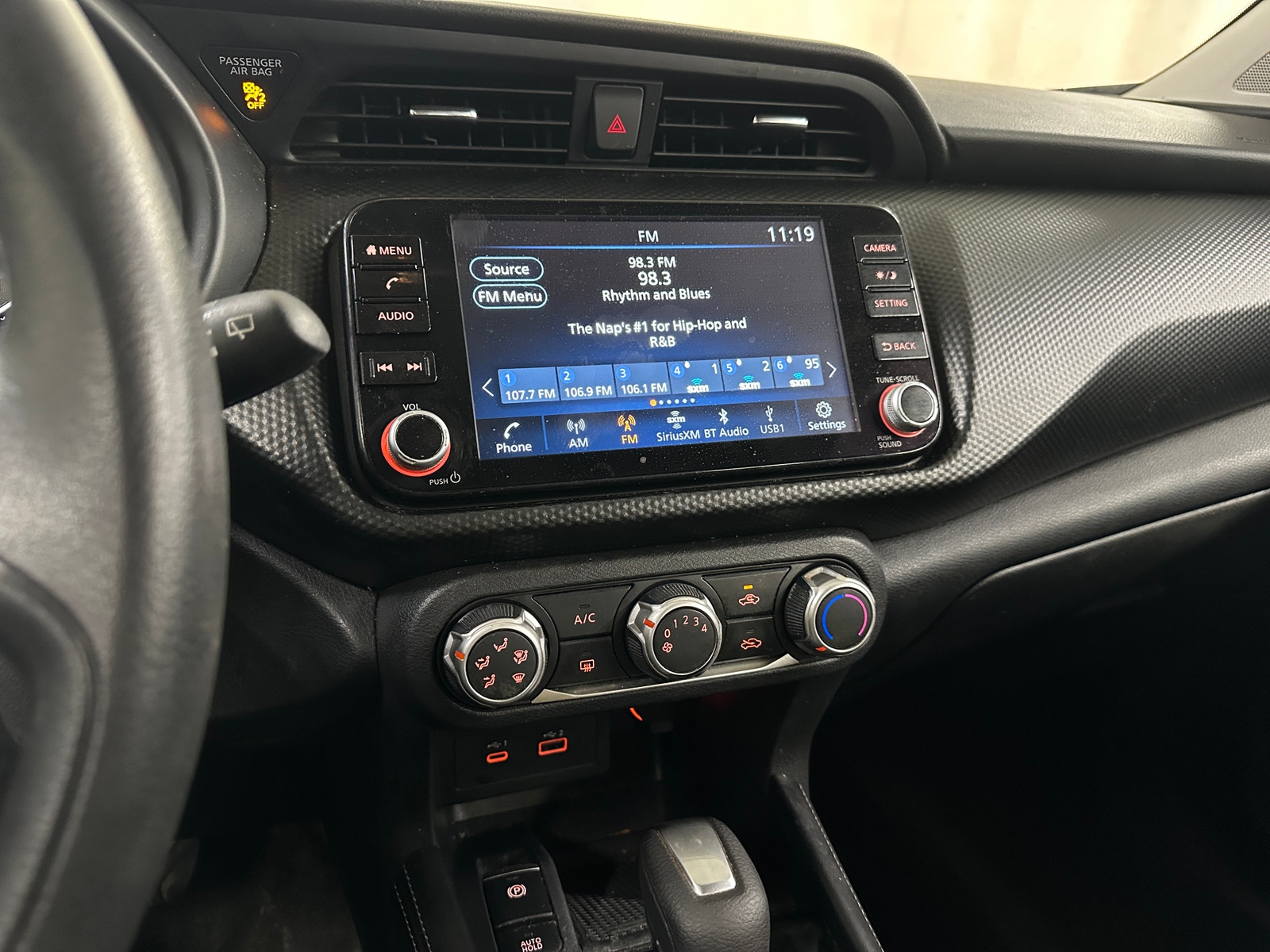 Thumbnail: 2023 Nissan Kicks - 4
