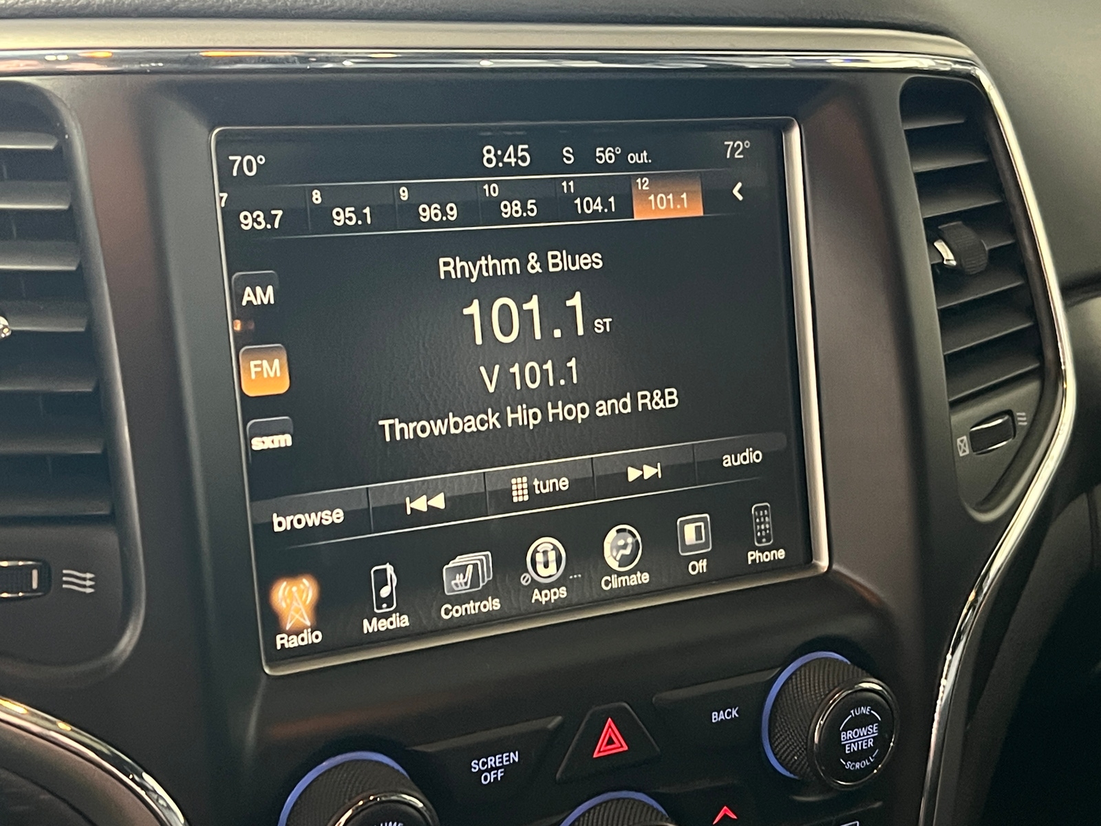 Thumbnail: 2017 Jeep Grand Cherokee - 3