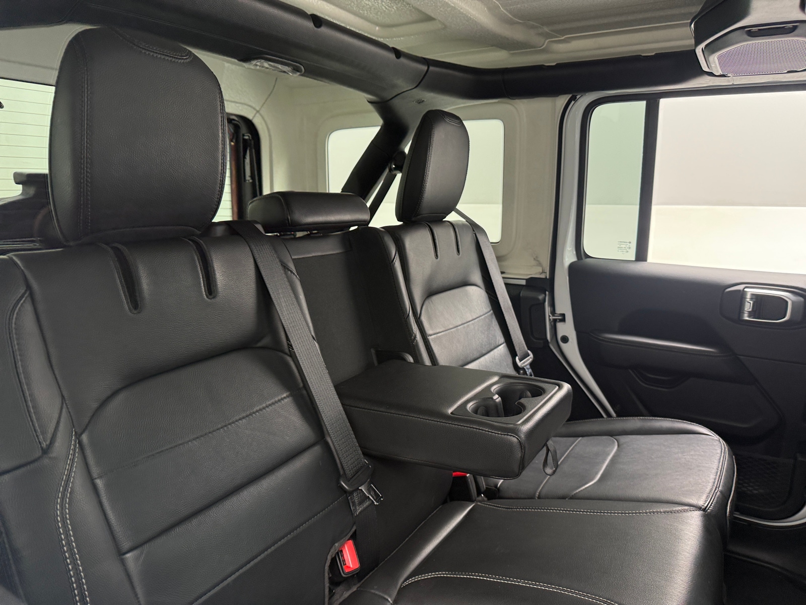 Thumbnail: 2022 Jeep Wrangler - 5
