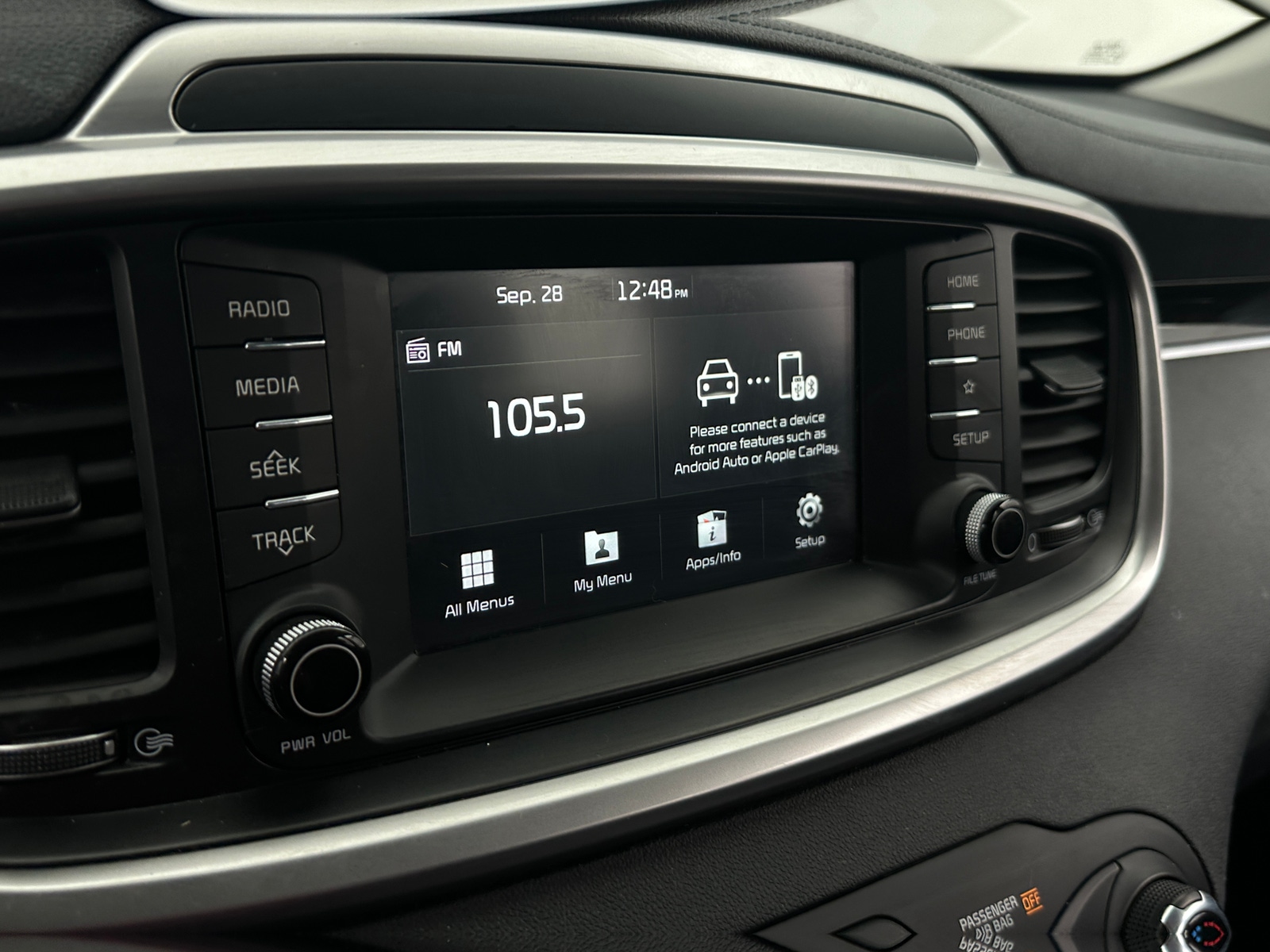 Thumbnail: 2019 Kia Sorento - 4
