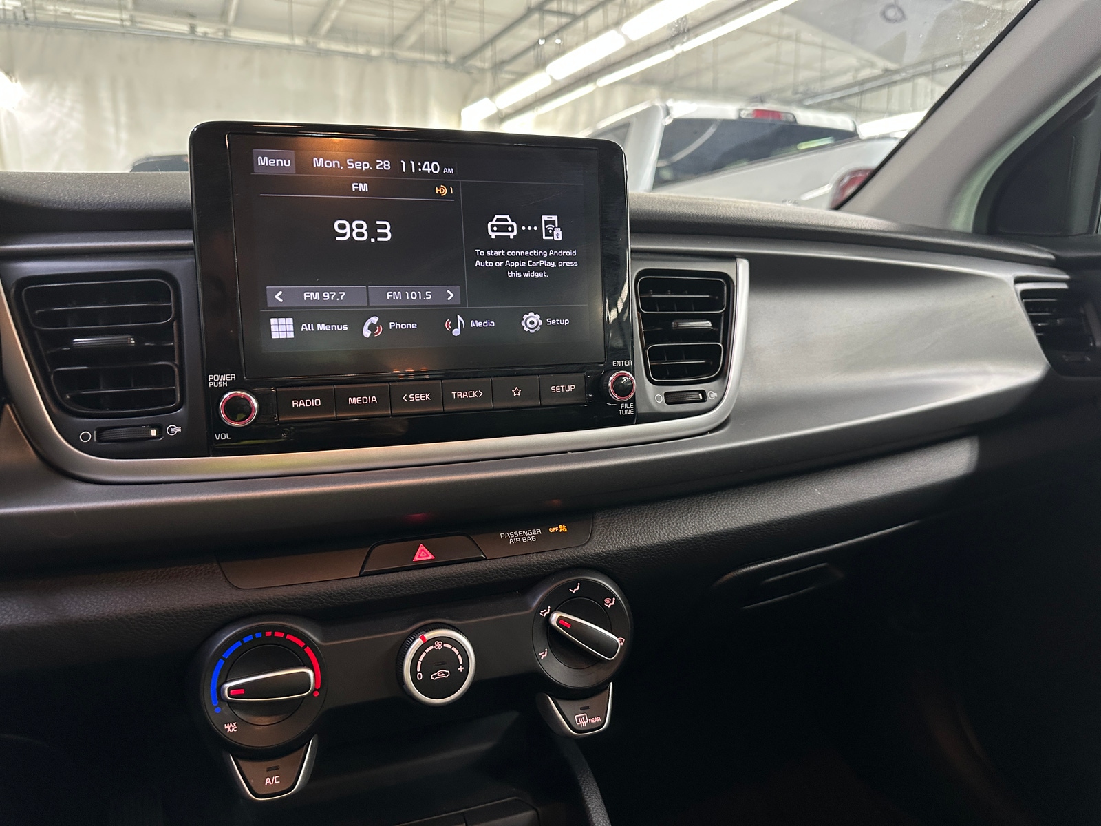 Thumbnail: 2023 Kia Rio - 4