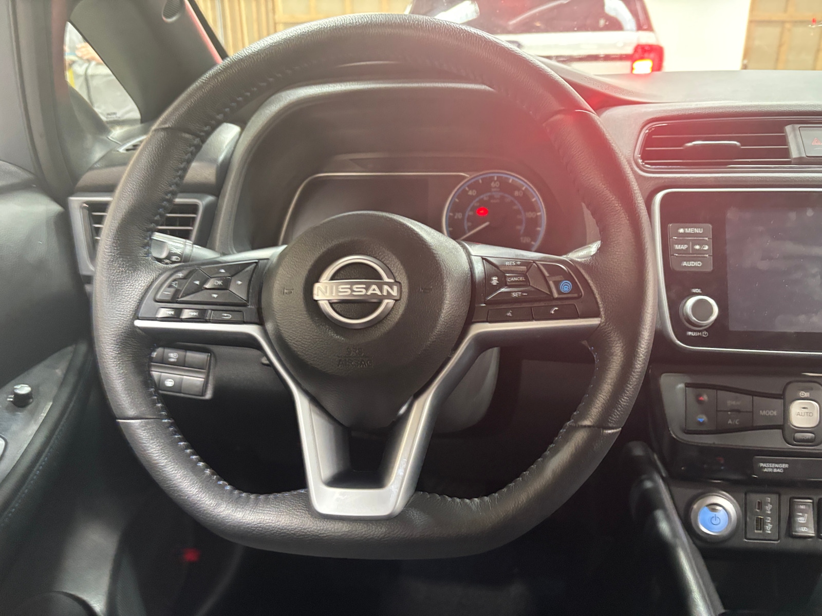 Thumbnail: 2025 Nissan Leaf - 5