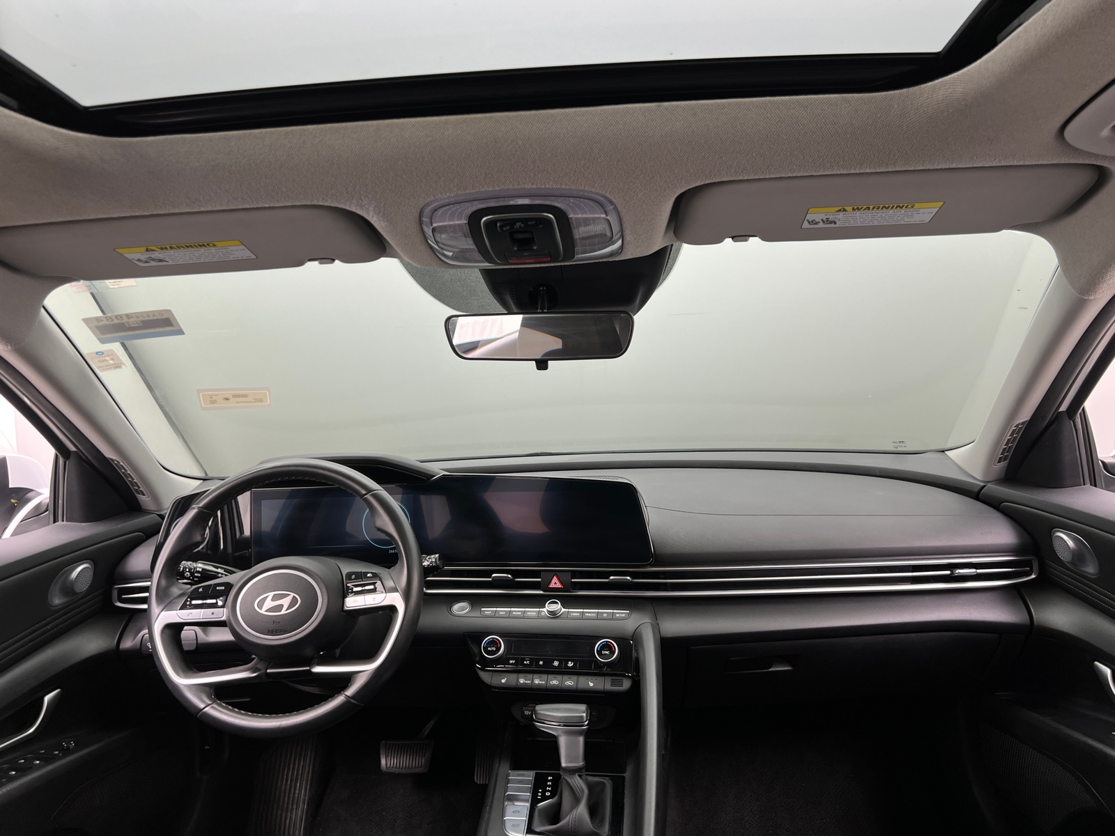 Thumbnail: 2024 Hyundai Elantra - 3