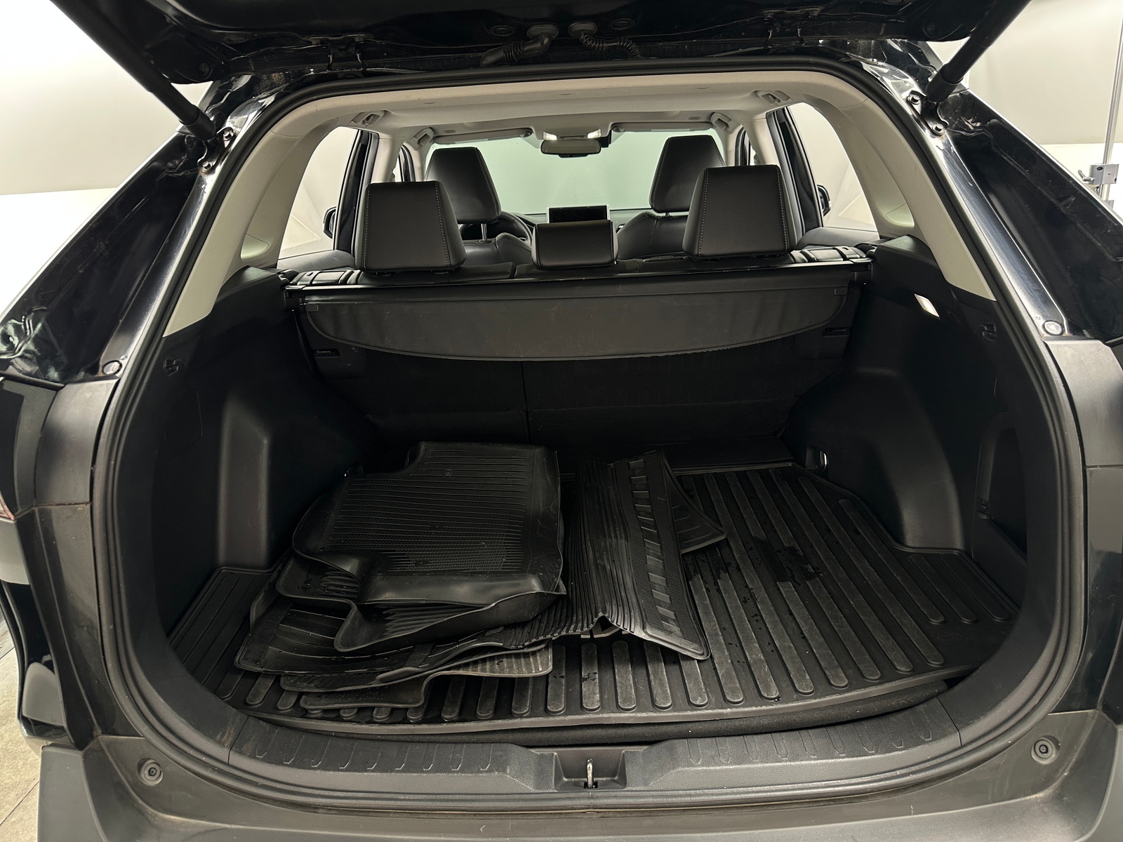 Thumbnail: 2024 Toyota RAV4 - 6