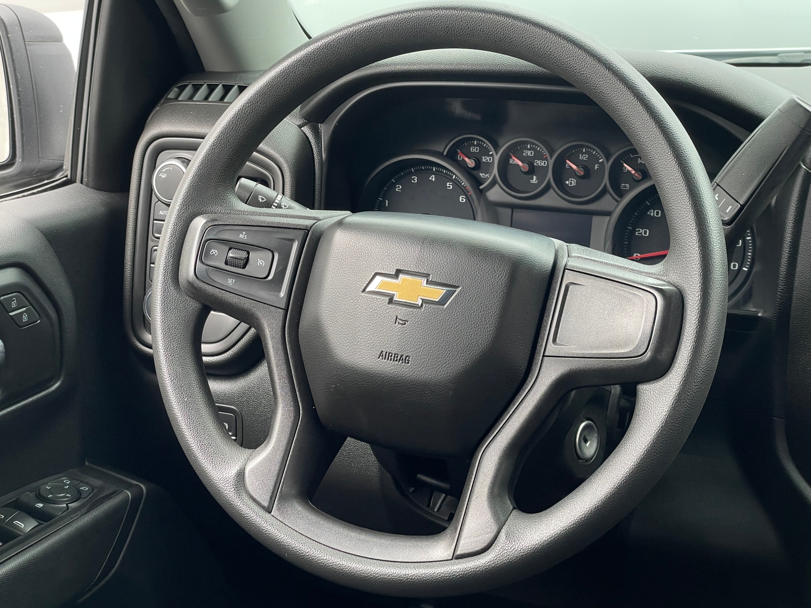 Thumbnail: 2021 Chevrolet Silverado 1500 - 5