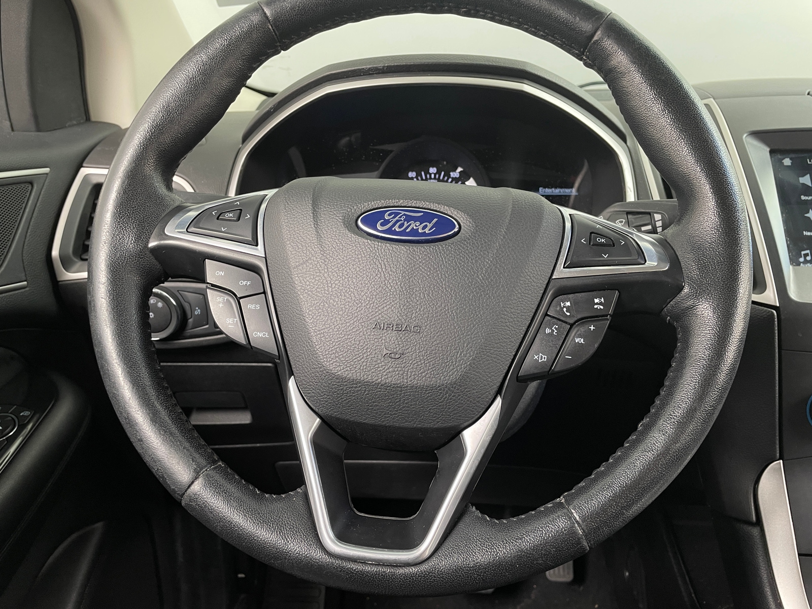 Thumbnail: 2016 Ford Edge - 4