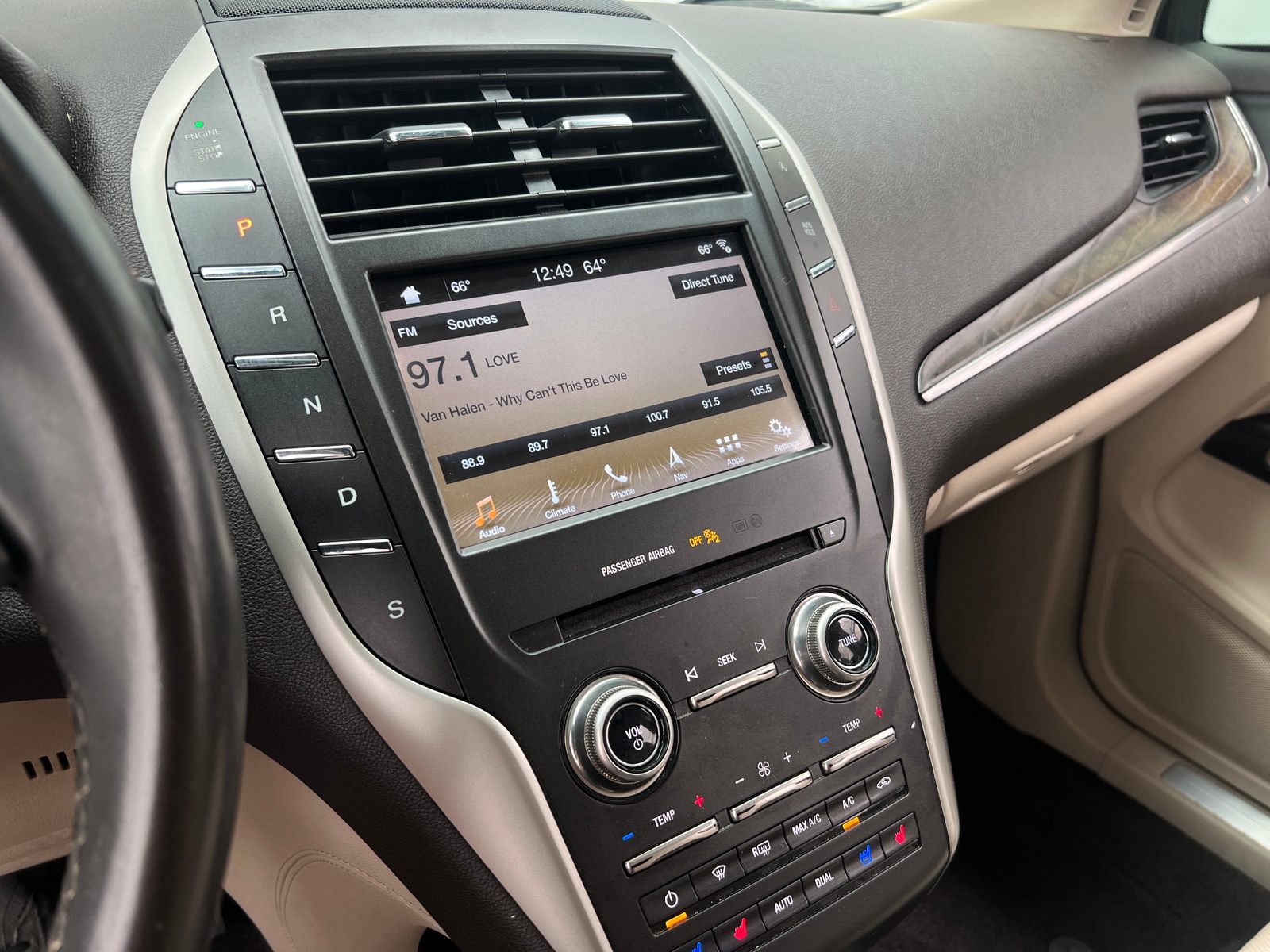 Thumbnail: 2017 Lincoln MKC - 3