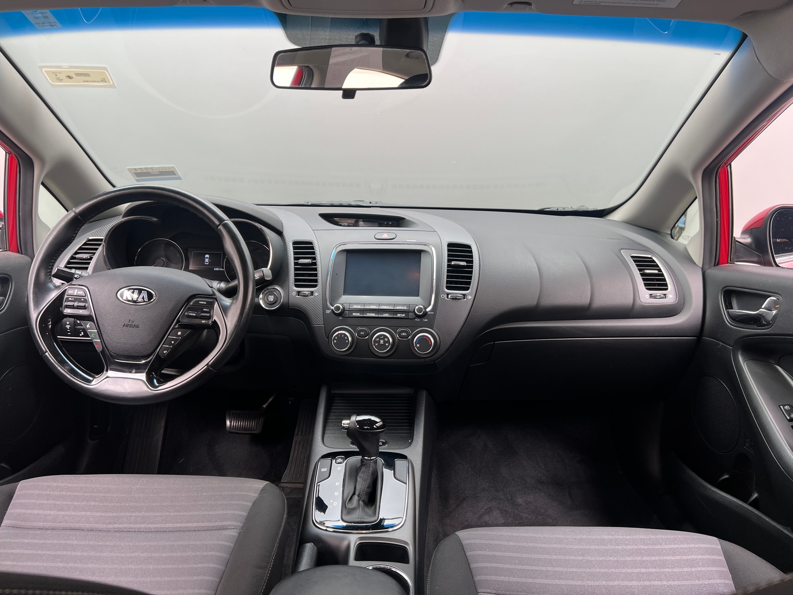 Thumbnail: 2017 Kia Forte - 3