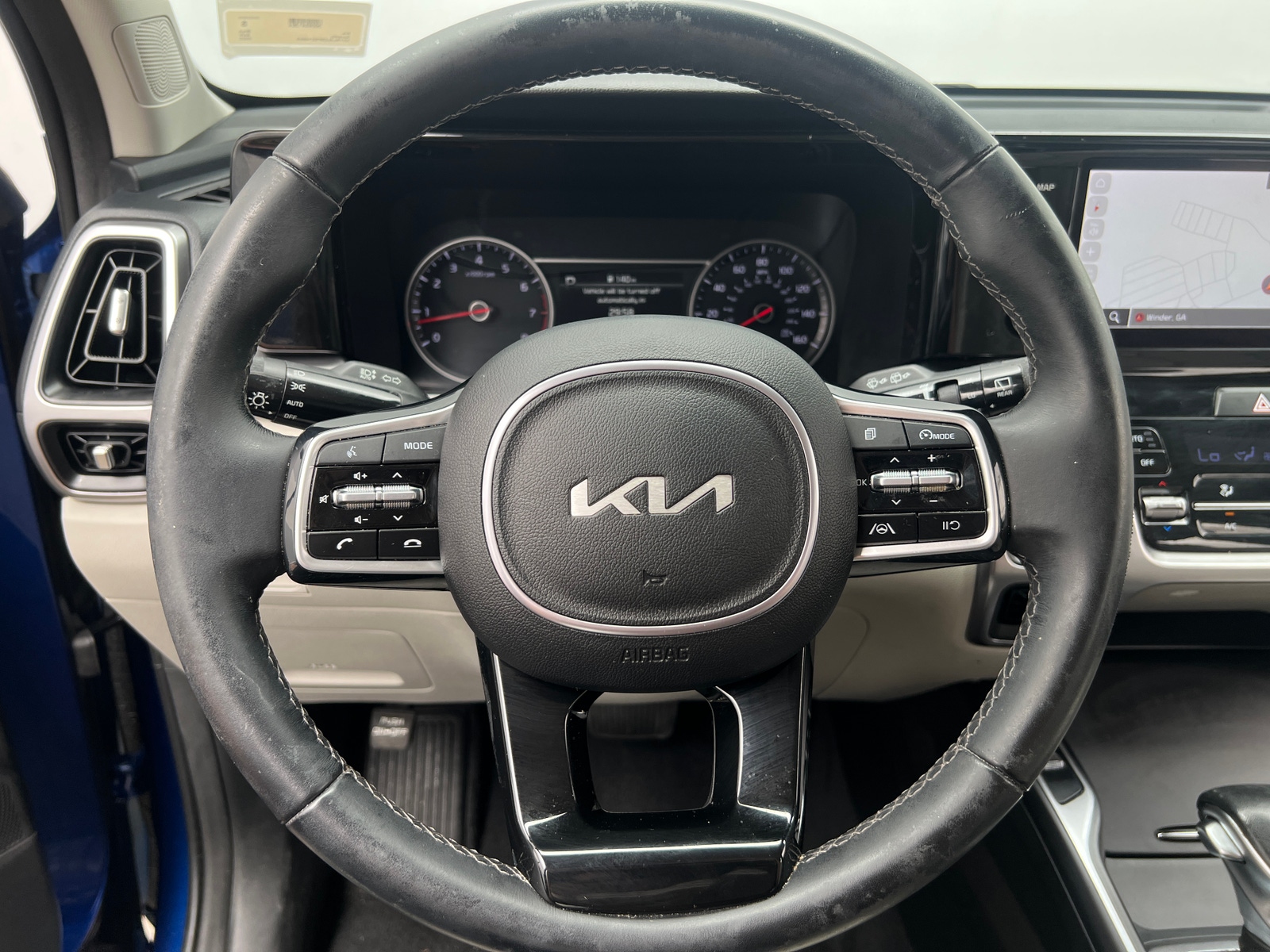 Thumbnail: 2023 Kia Sorento - 4
