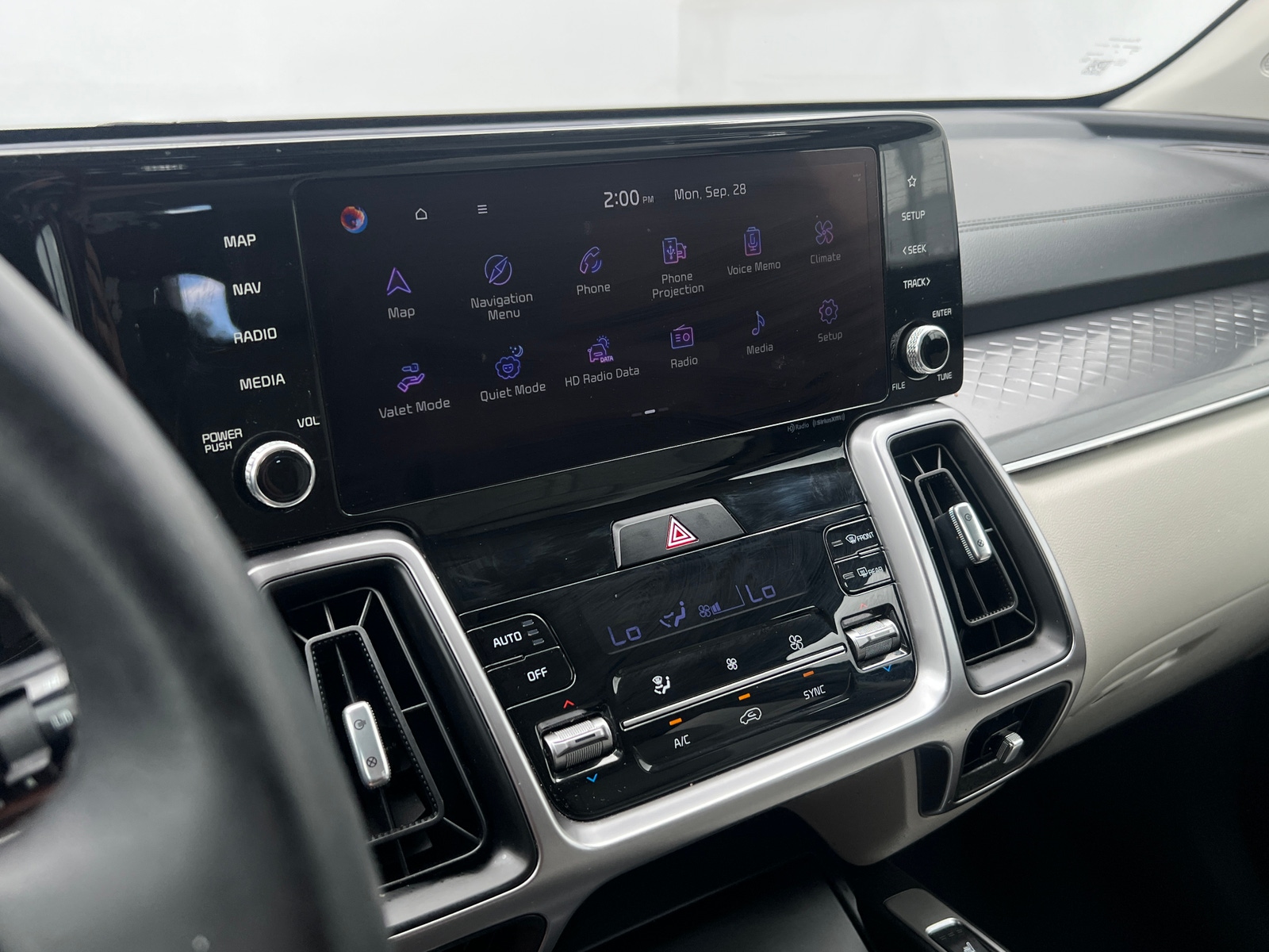 Thumbnail: 2023 Kia Sorento - 3
