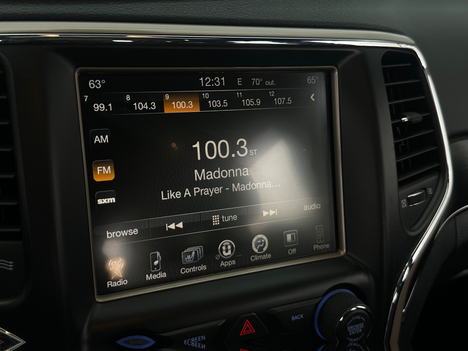 Thumbnail: 2016 Jeep Grand Cherokee - 3