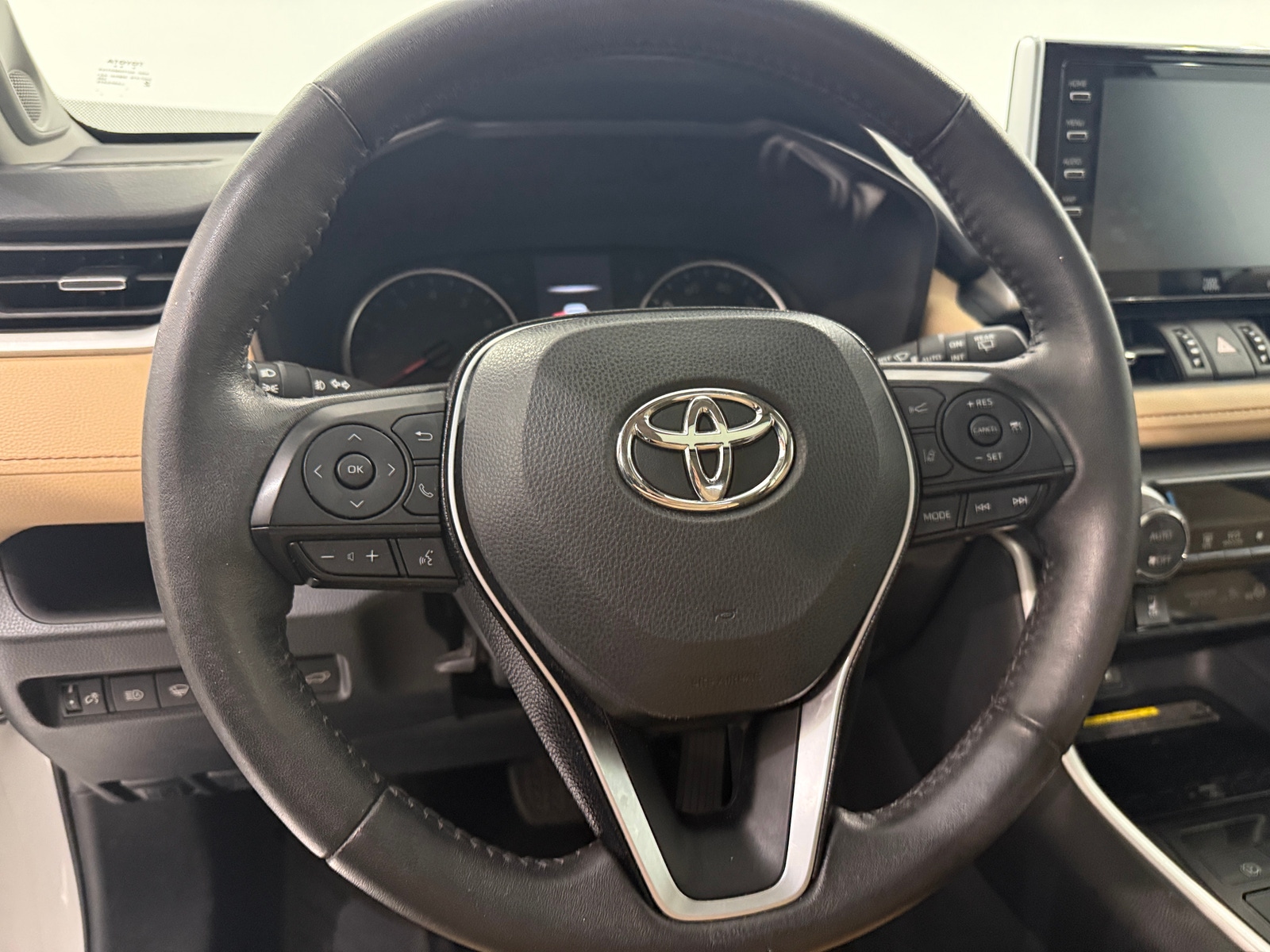 Thumbnail: 2021 Toyota RAV4 - 4