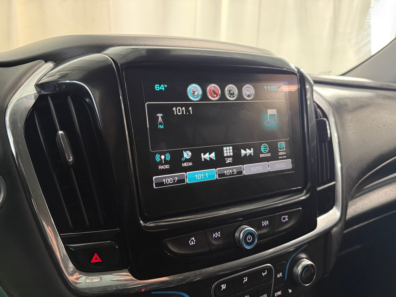 Thumbnail: 2018 Chevrolet Traverse - 4