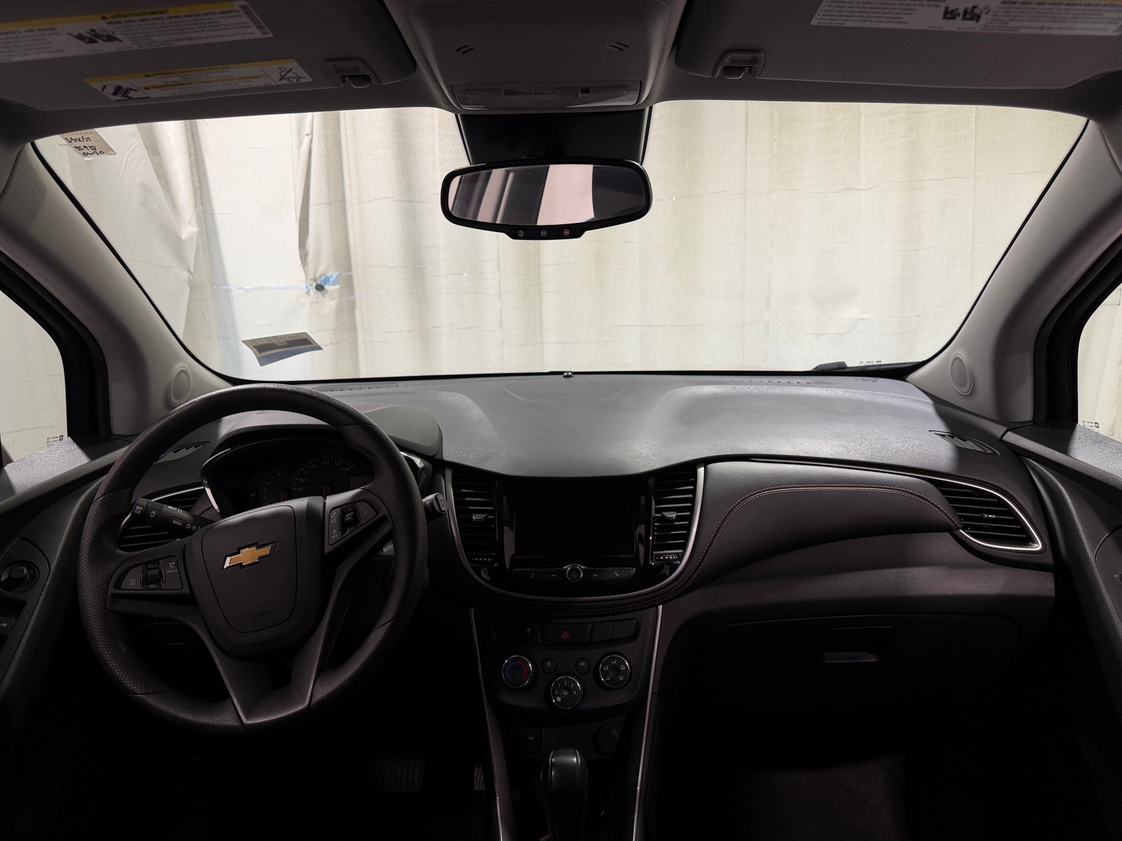Thumbnail: 2022 Chevrolet Trax - 3