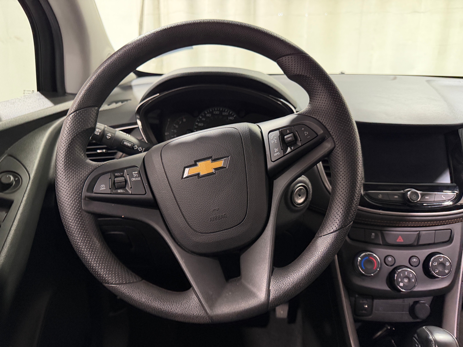 Thumbnail: 2022 Chevrolet Trax - 5