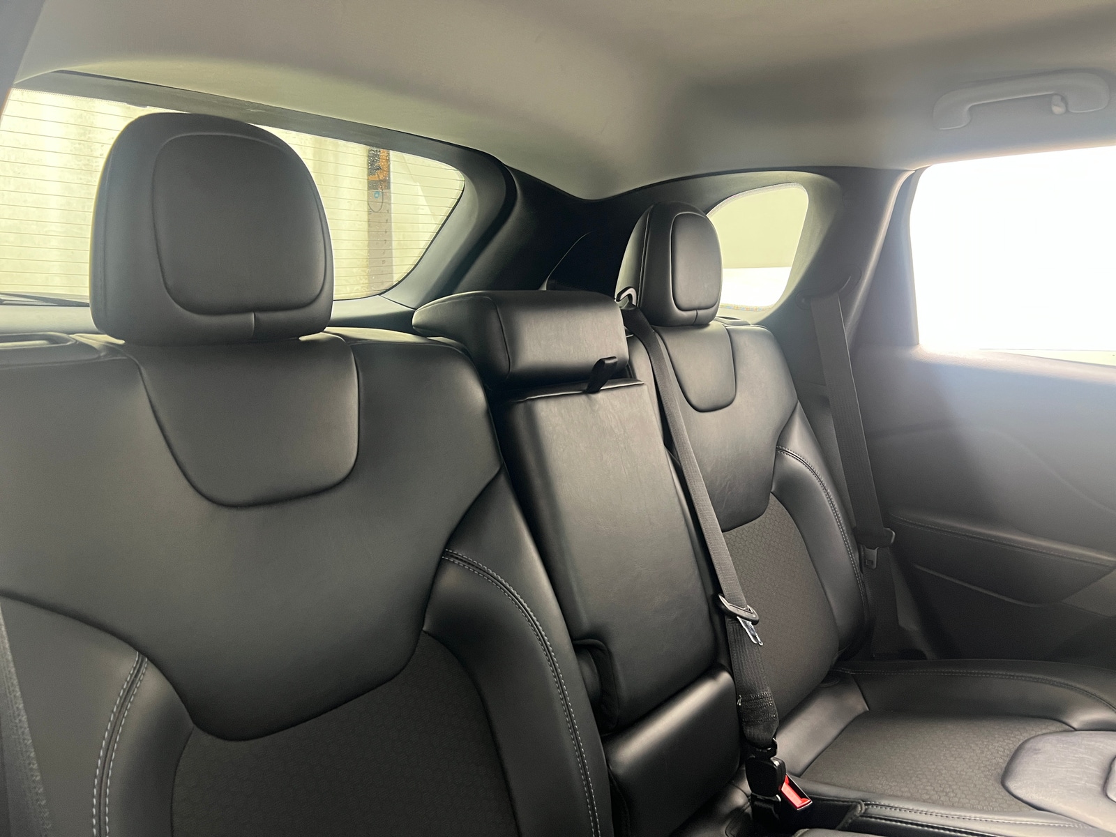Thumbnail: 2019 Jeep Cherokee - 6