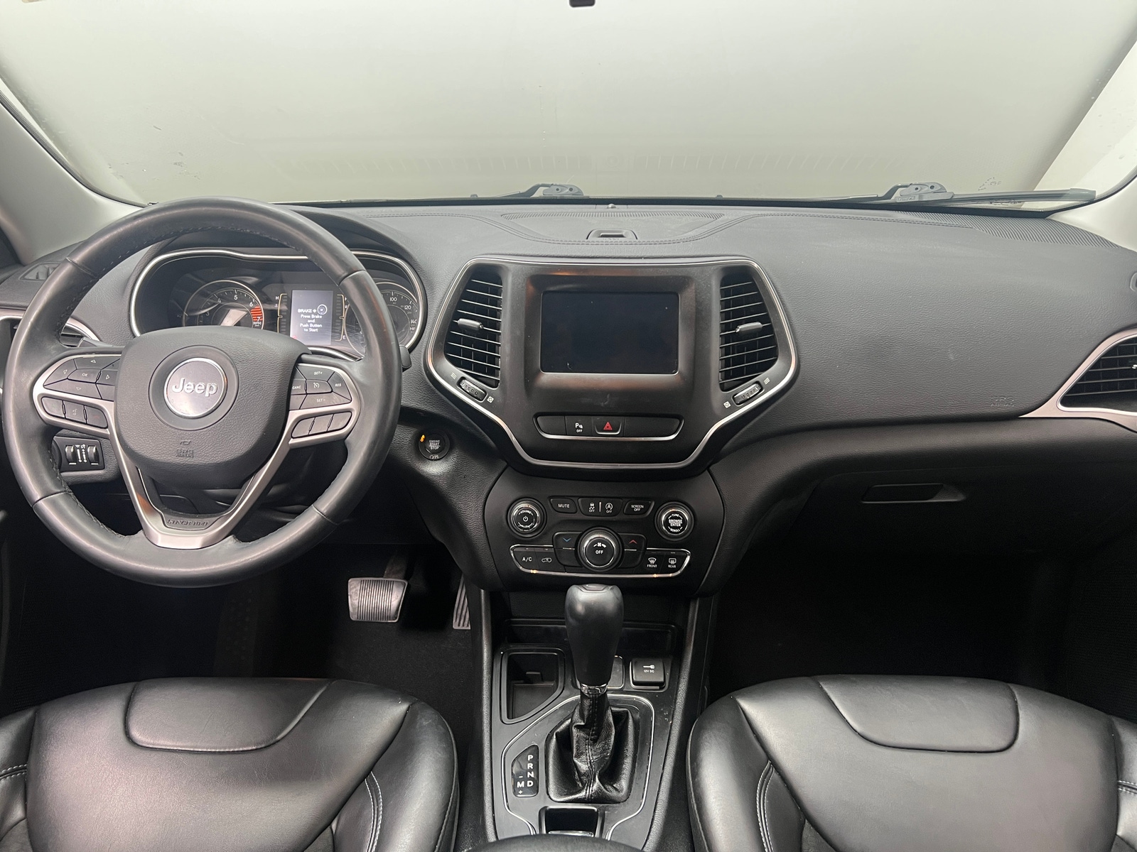 Thumbnail: 2019 Jeep Cherokee - 3
