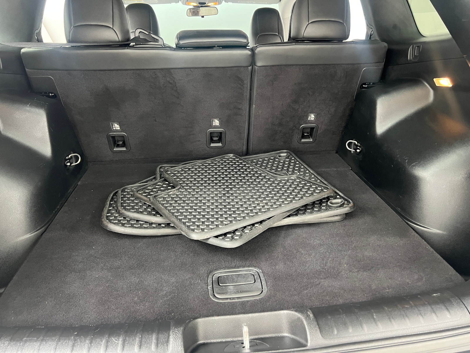 Thumbnail: 2019 Jeep Cherokee - 7