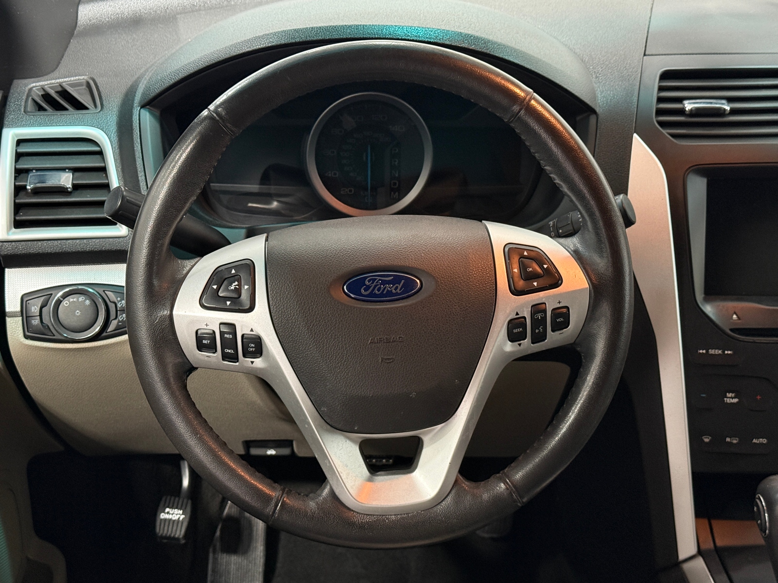 Thumbnail: 2015 Ford Explorer - 4
